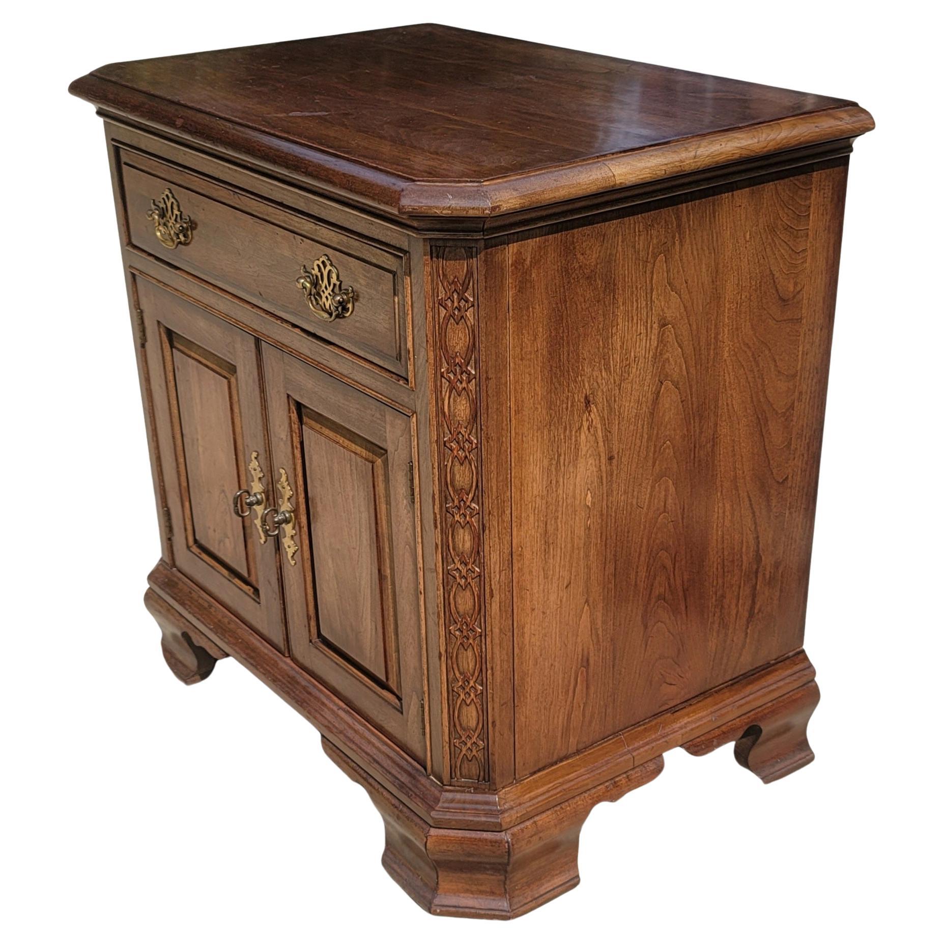 Chippendale 1980s Pennsylvania House Solid Fretwork Cherry Bedside Table Nighstand For Sale