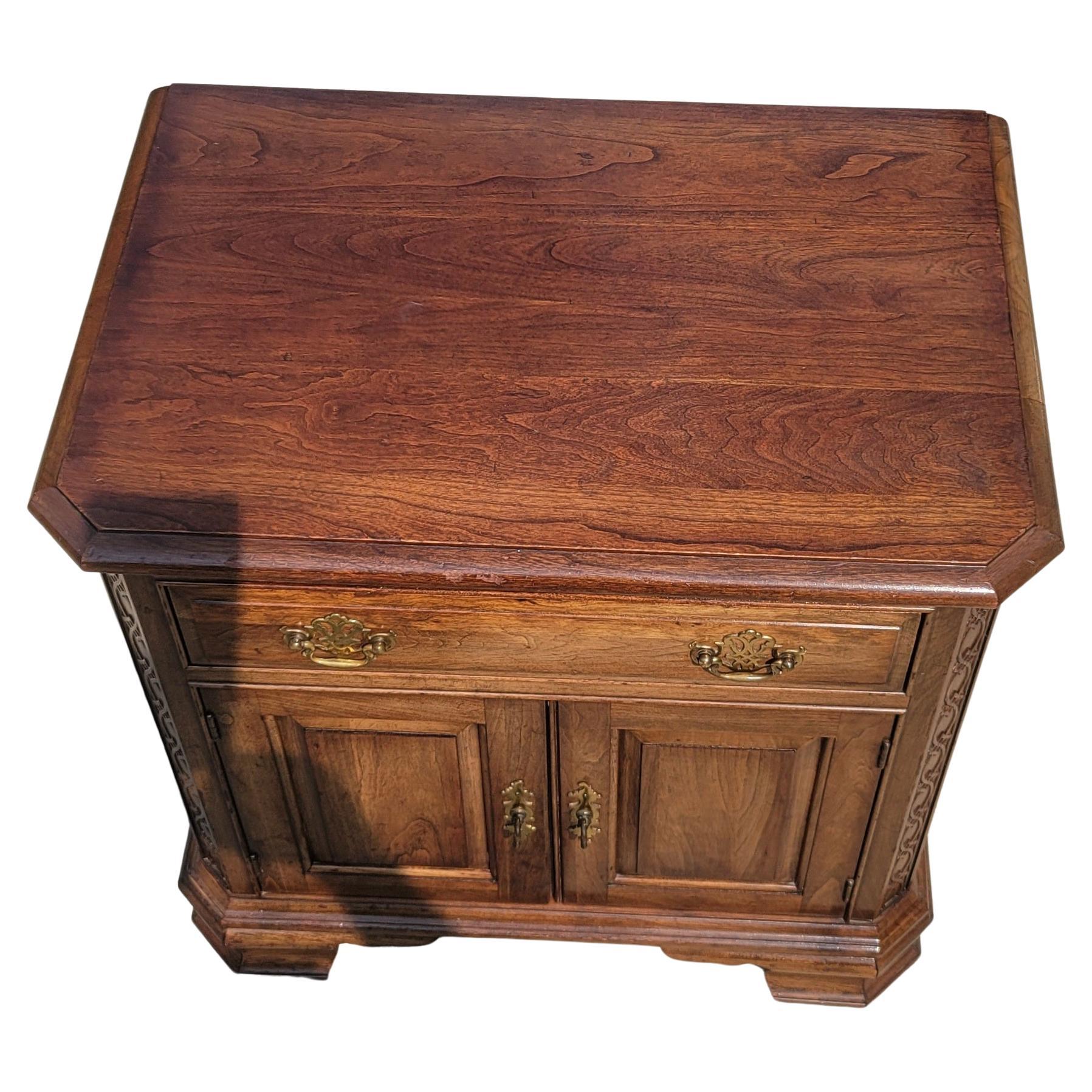 20th Century 1980s Pennsylvania House Solid Fretwork Cherry Bedside Table Nighstand For Sale