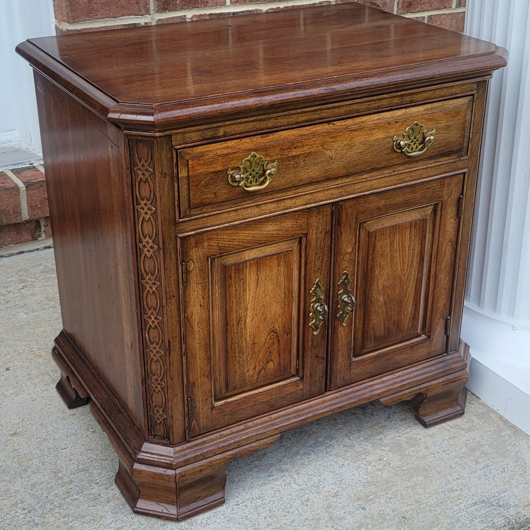 1980s Pennsylvania House Solid Fretwork Cherry Bedside Table Nighstand For Sale 1