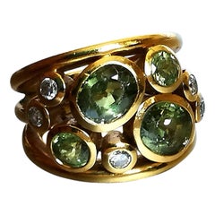 1980s Peridot Diamond on Yellow Gold 18 Karat Ring