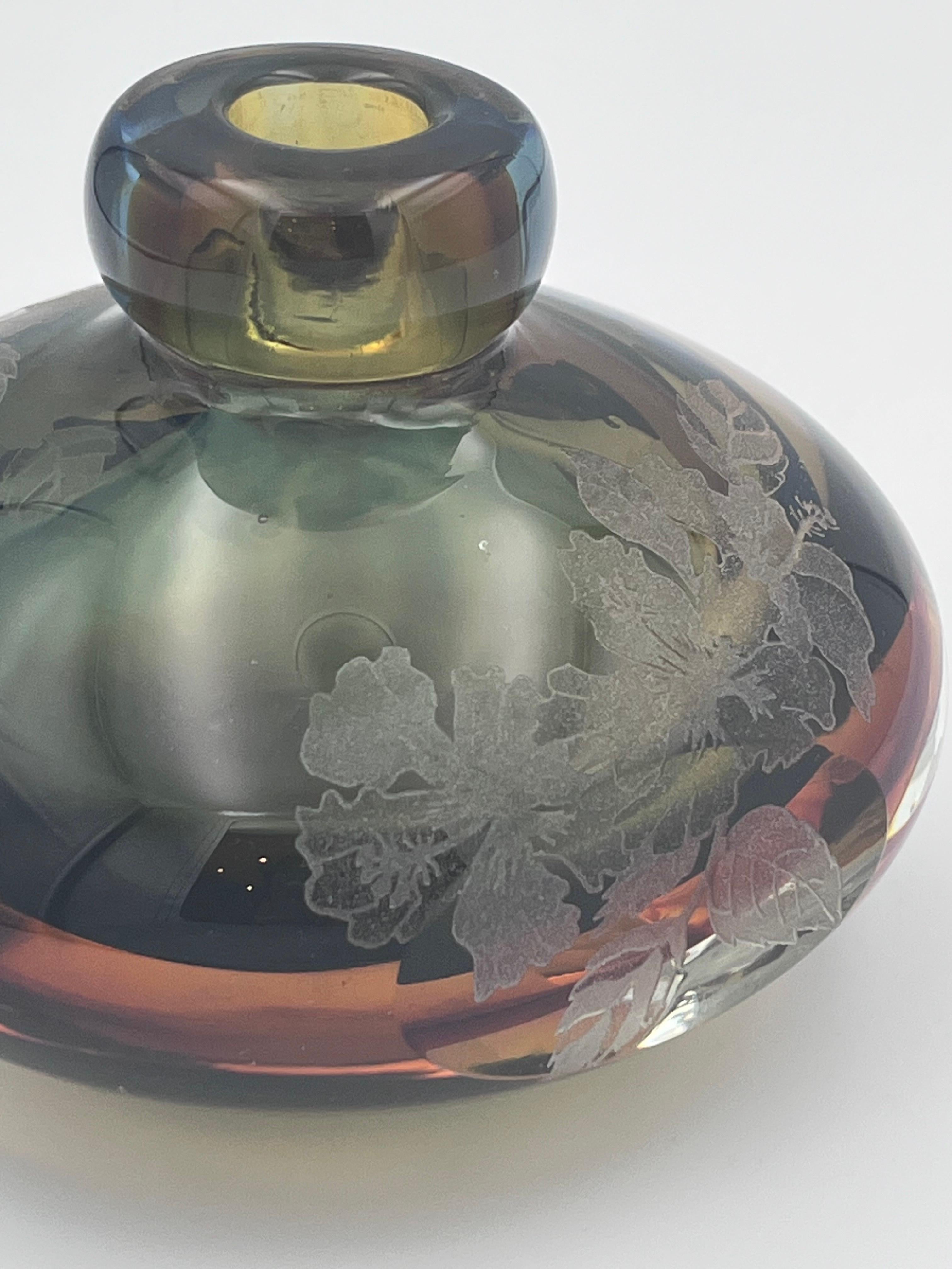 1980's Perry Coyle Blown, Cut and Etched Glass Floral Bud Vase in vendita 6