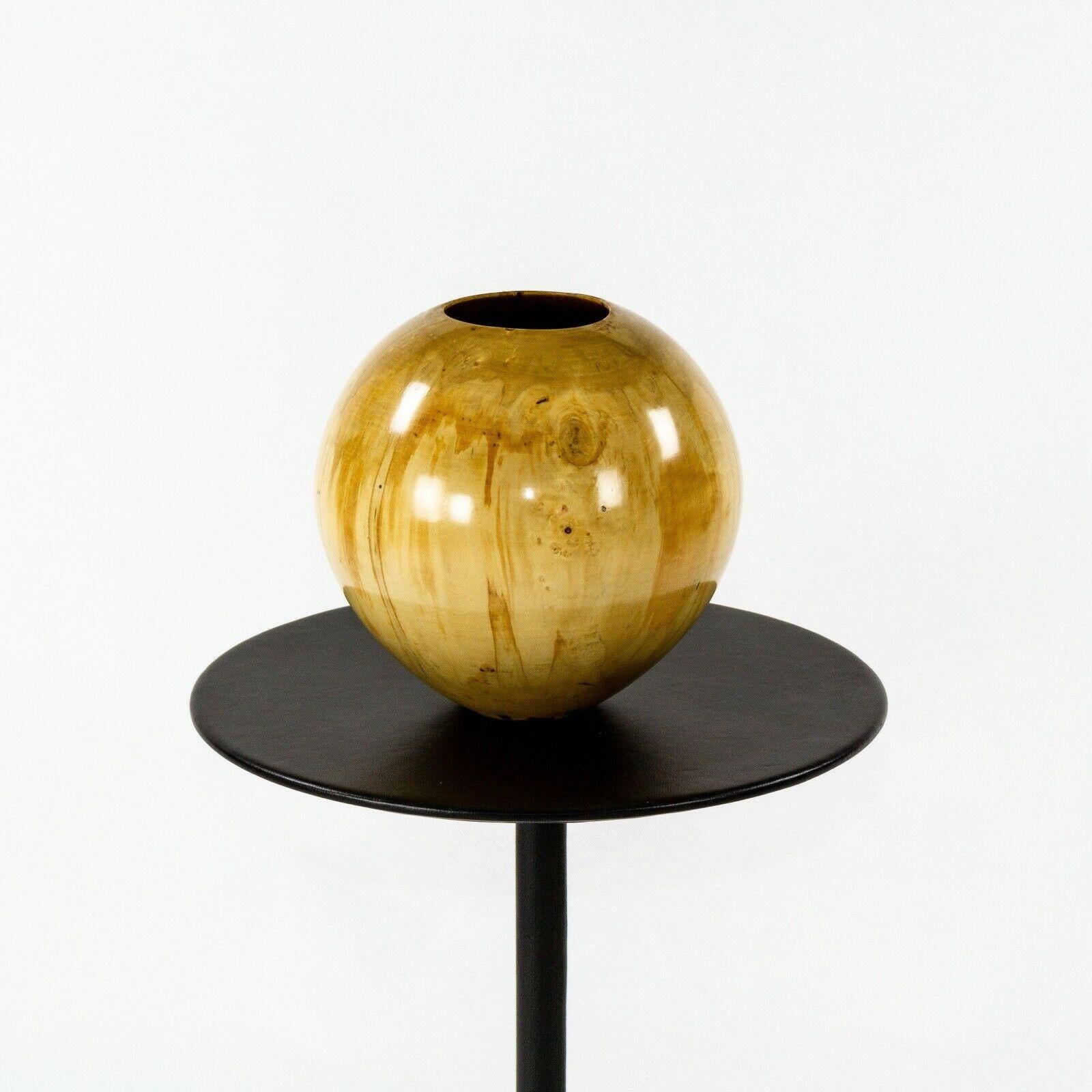 1980s Philip Moulthrop Ash Leaf Maple Turned and Lacquered Wooden Bowl Sculpture For Sale