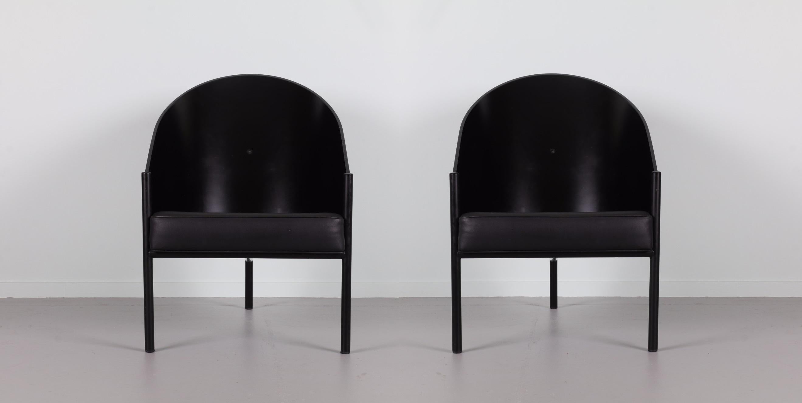 1980s Philippe Starck Pratfall Lounge Chairs in Black Leather, Pair In Good Condition In Dallas, TX