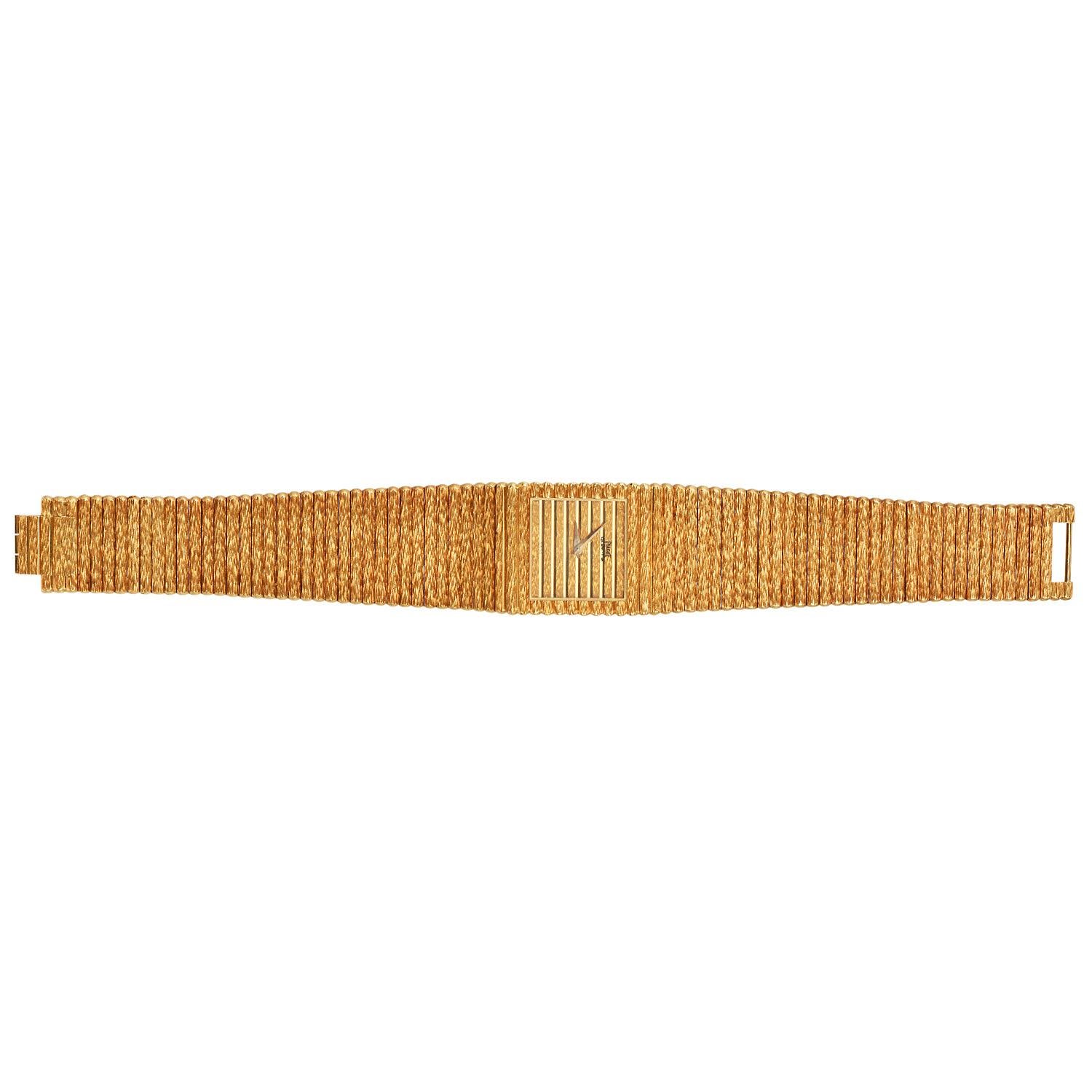 1980s Piaget Polo 18K Yellow Gold Textured Watch Ref 7131 C516 For Sale 1