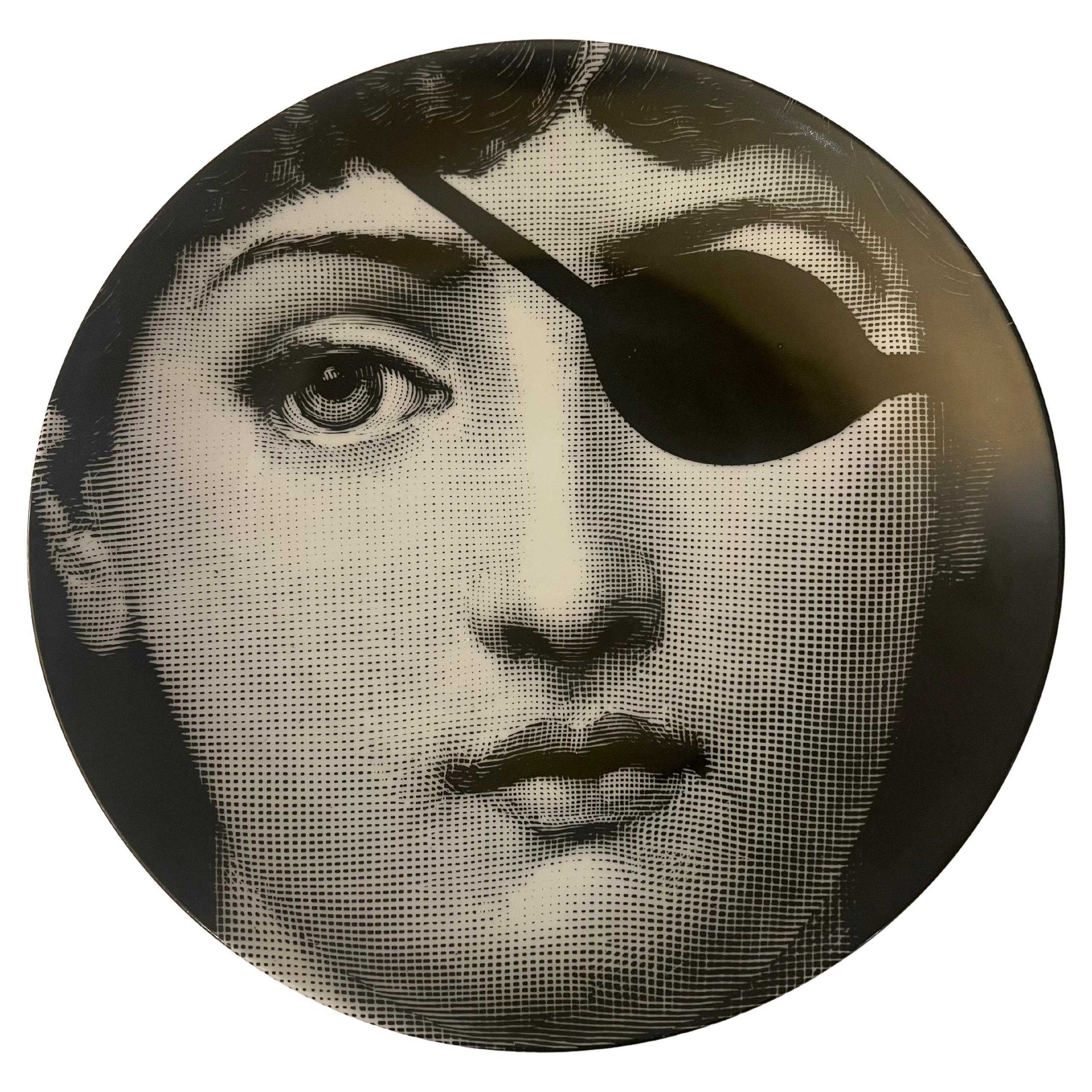 1980's Piero Fornasetti Tema E Variazioni Placa Decorativa de Pared de Porcelana Italia Moderno de mediados de siglo en venta