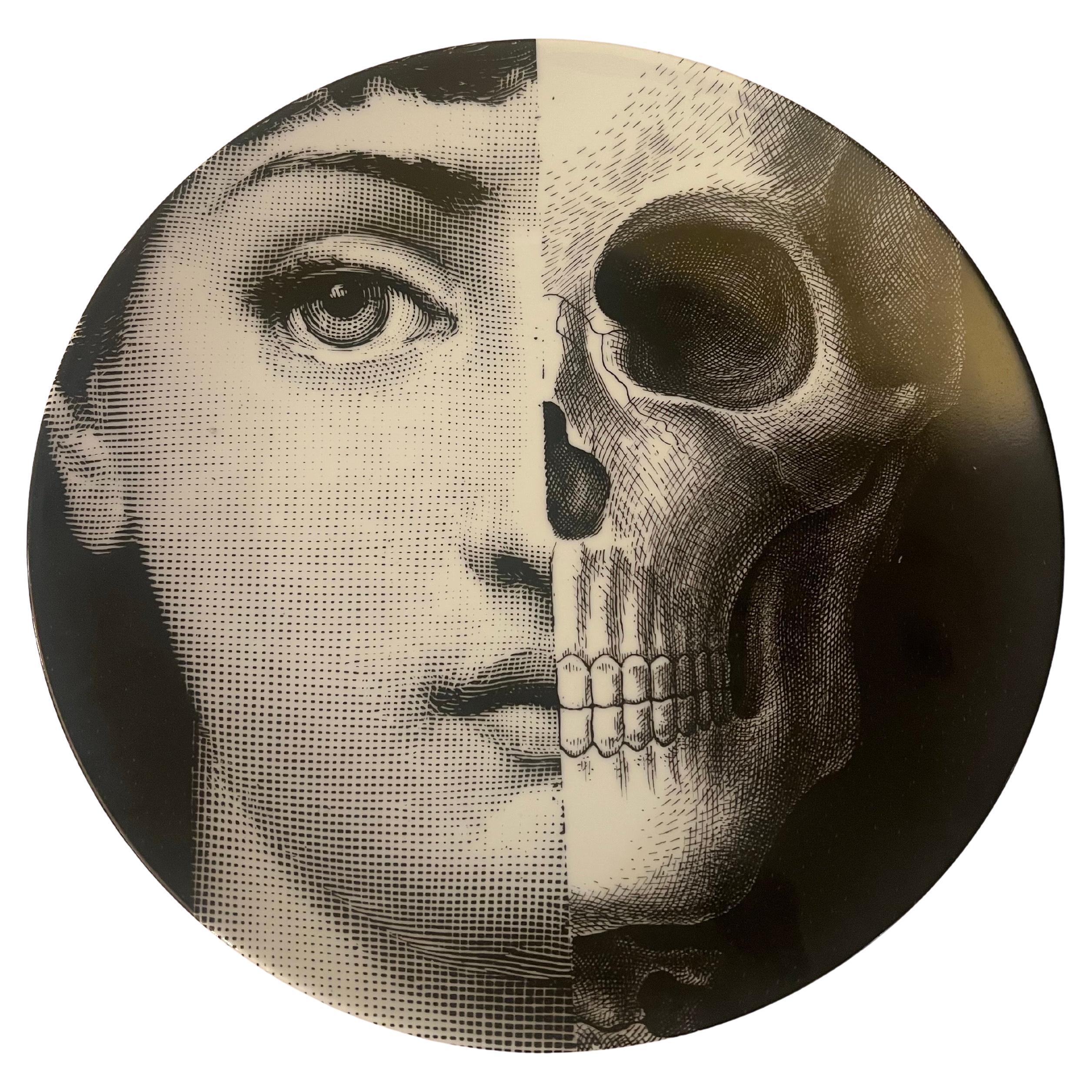 1980's Piero Fornasetti Tema E Variazioni Placa Decorativa de Pared de Porcelana Italia