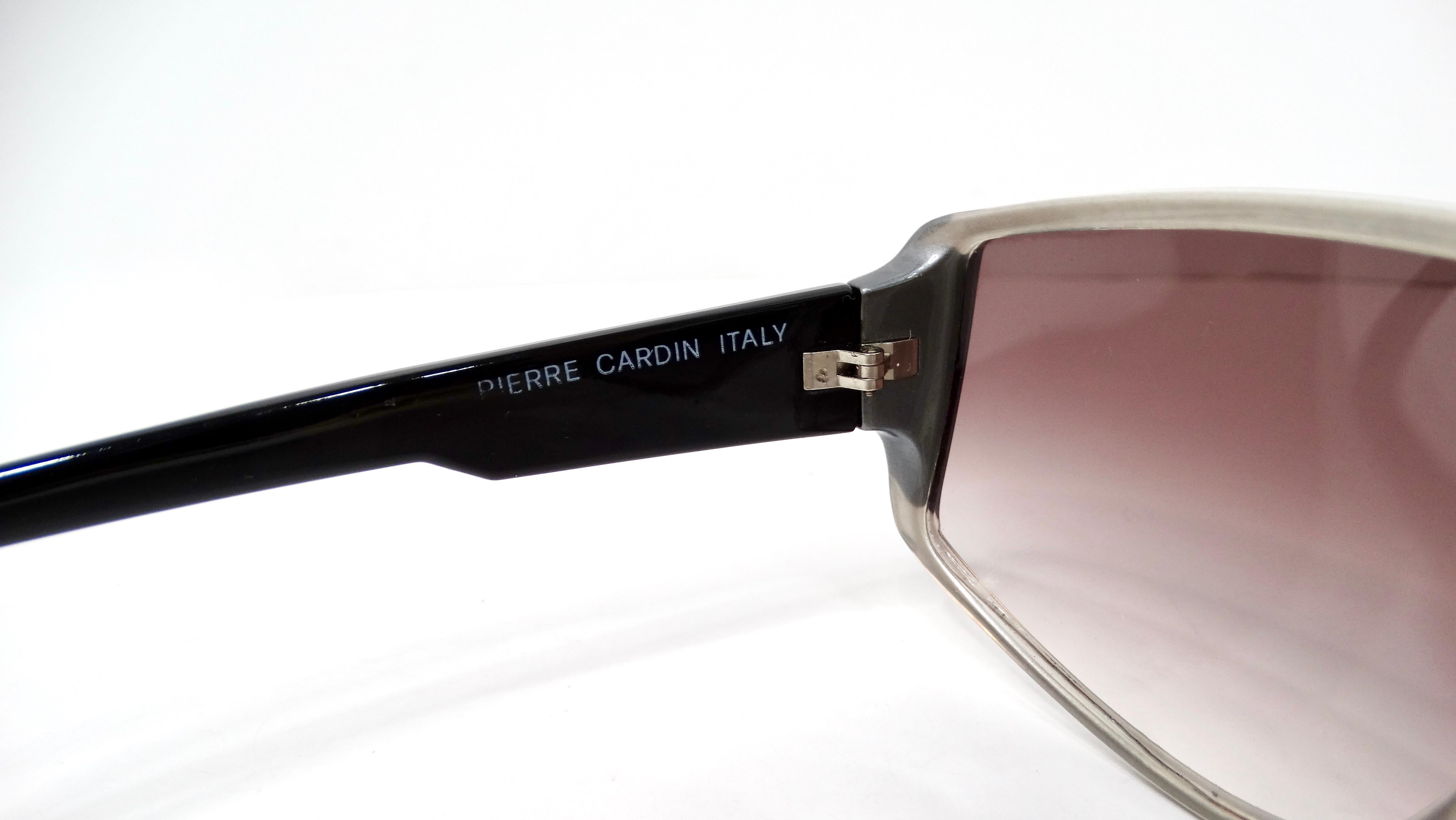 Lunettes de soleil aviateur Pierre Cardin des années 1980, monture grise et noire, verres dégradés en vente 2