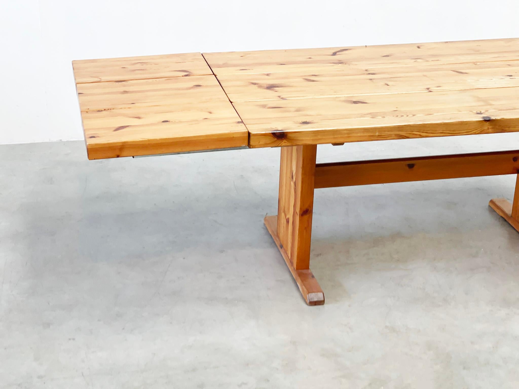 1980's pine extendable dining table For Sale 1