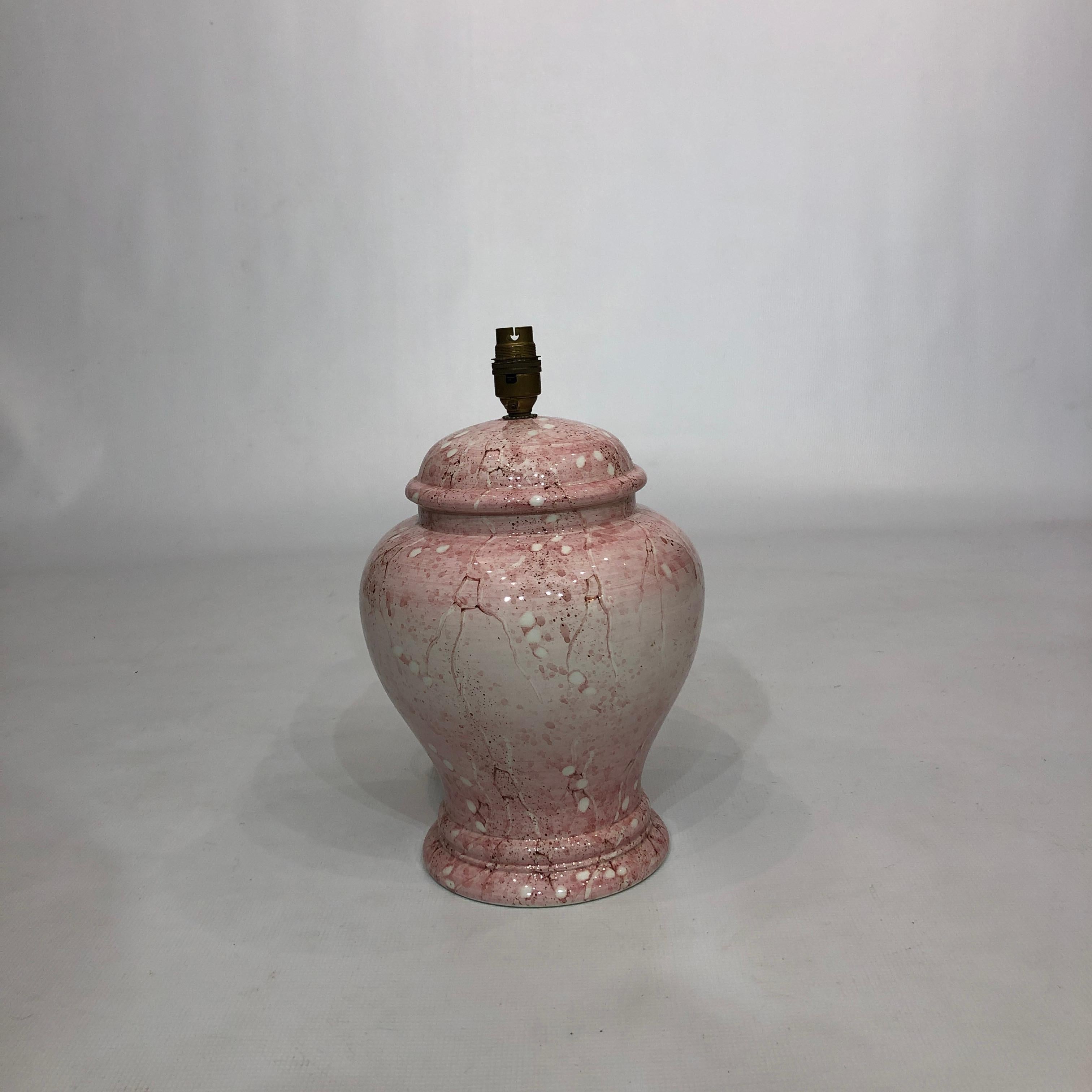 1980s Pink Ceramic Italian Table Lamp Marble Effect Vintage Urn Neoclassical In Good Condition For Sale In London, GB