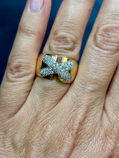 1980s pink gold ring with a diamond cross