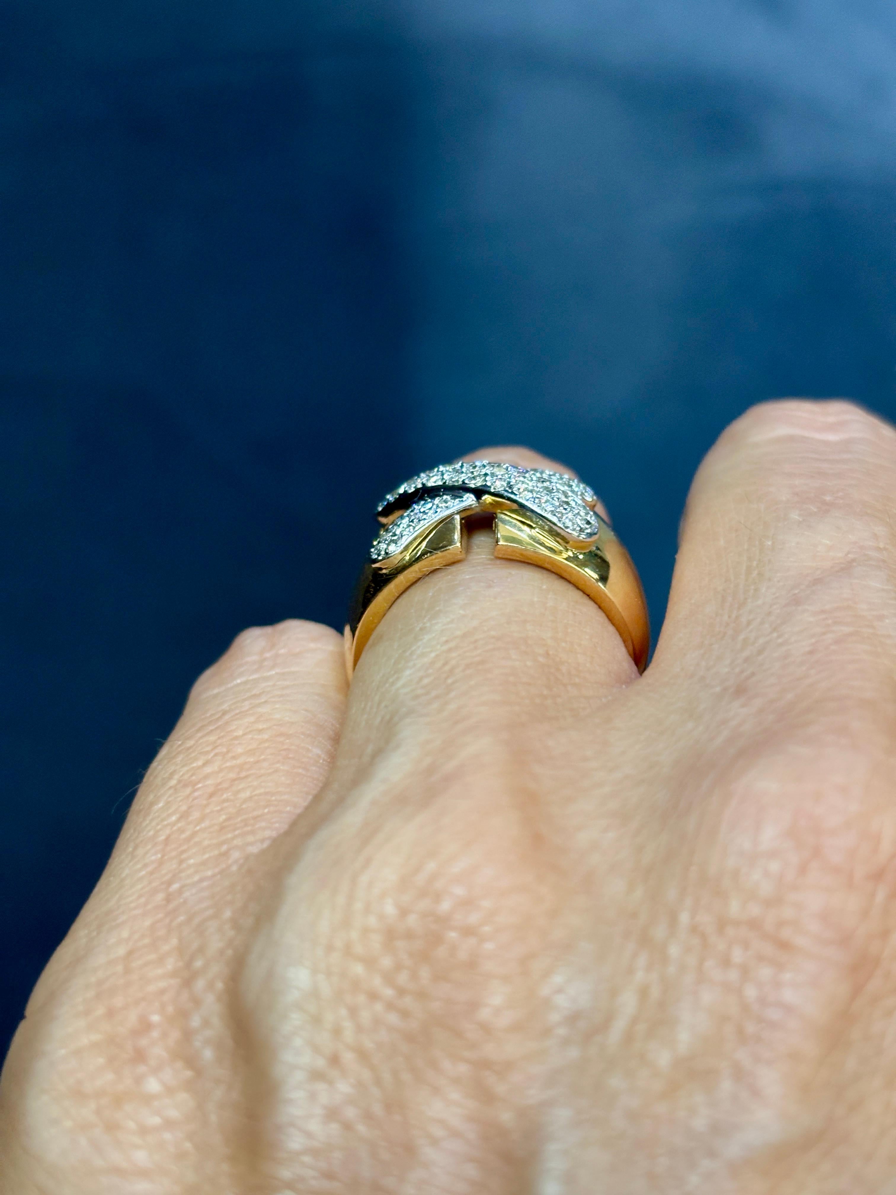 Contemporain Bague en or rose des années 1980 avec une croix en diamant en vente