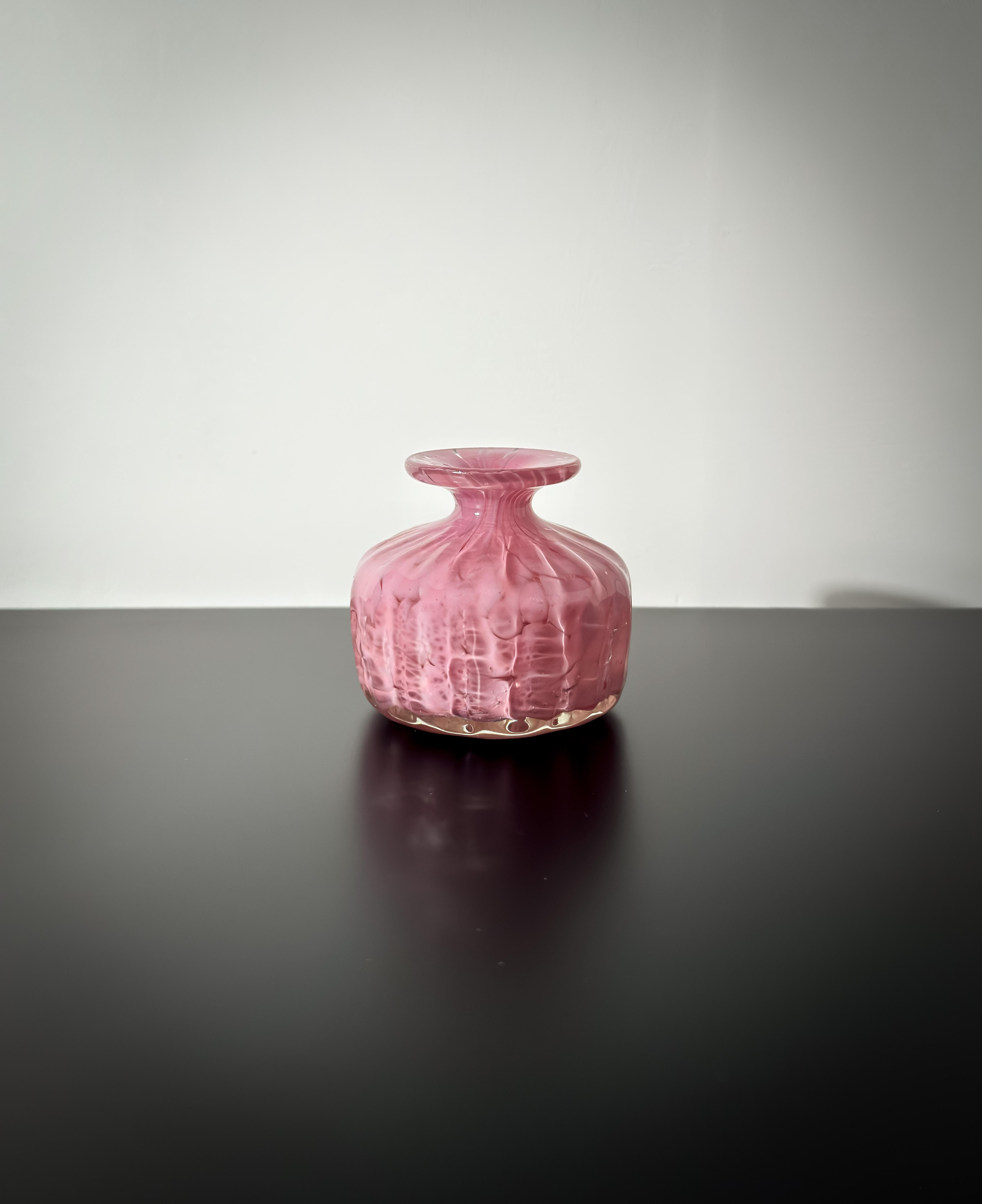 Vase bouteille dégoulinante rose des années 1980 par Mdina Glass, Malte Bon état - En vente à Glasgow, GB