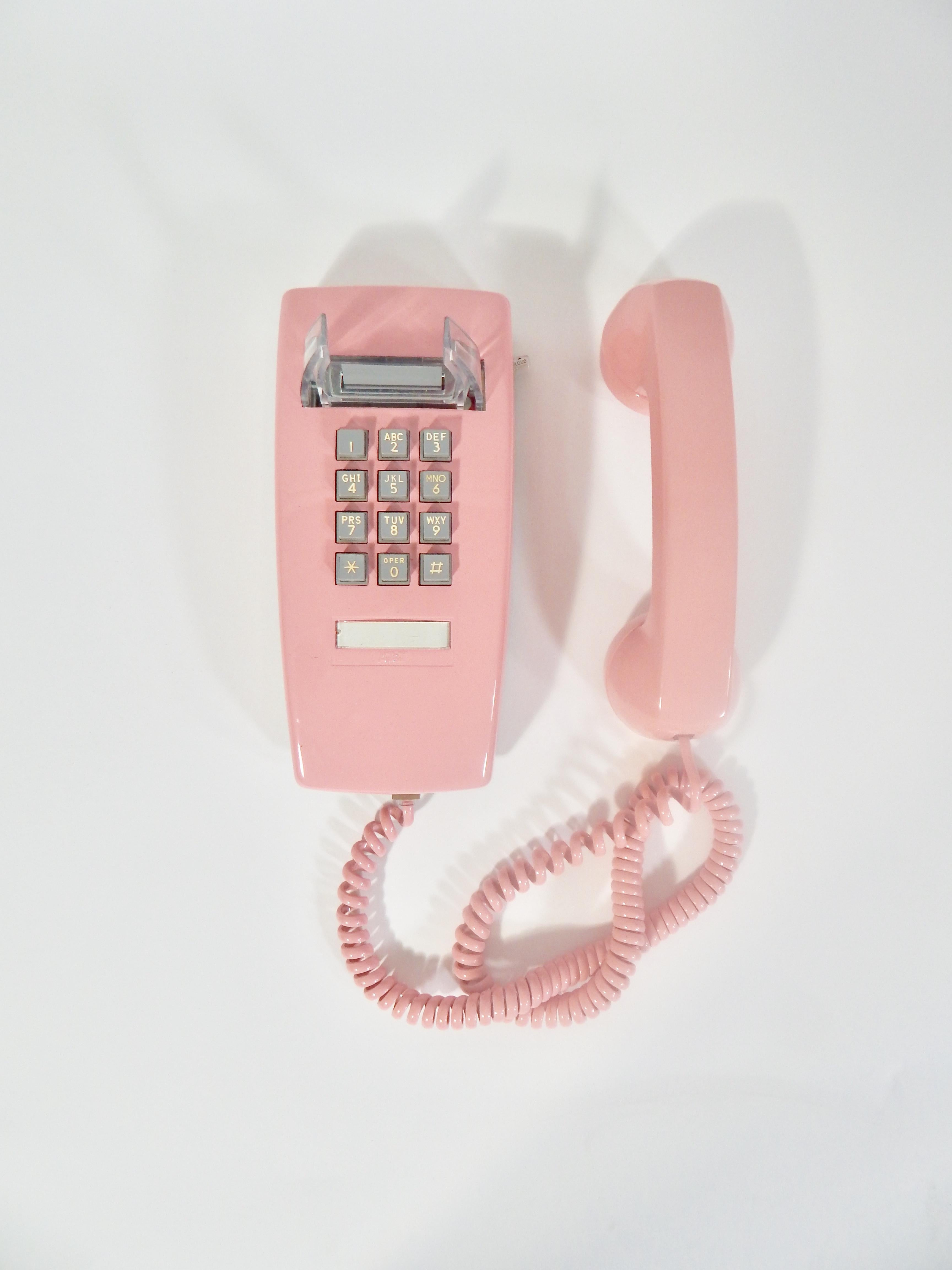 1980s Pink Telephone In Excellent Condition In New York, NY