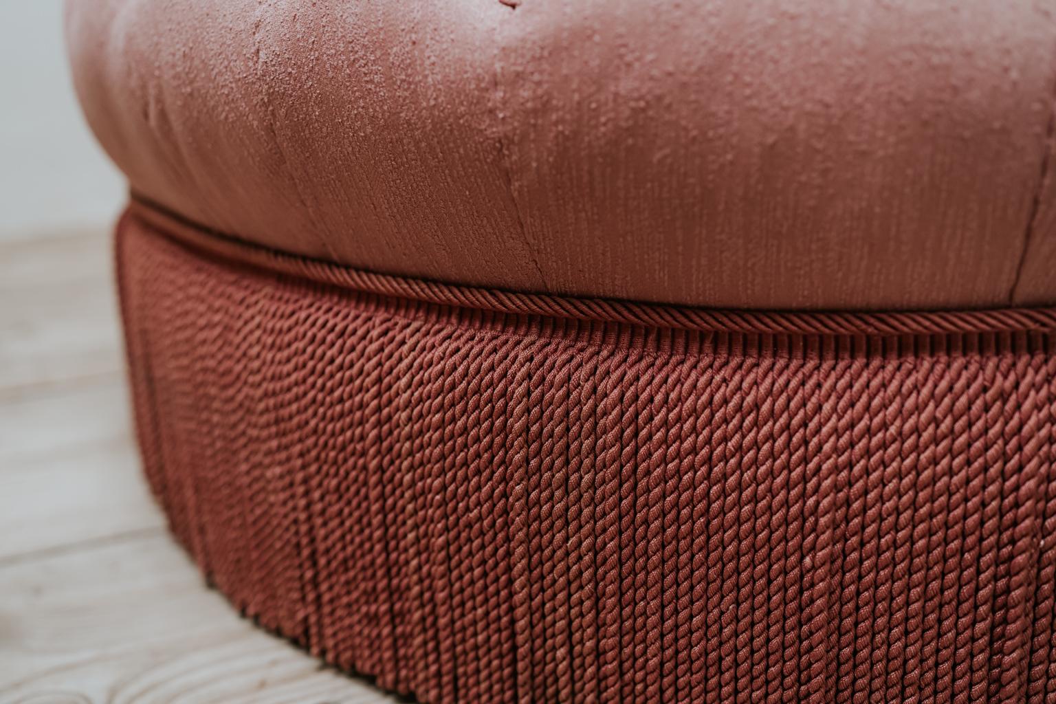 coffee table with poufs