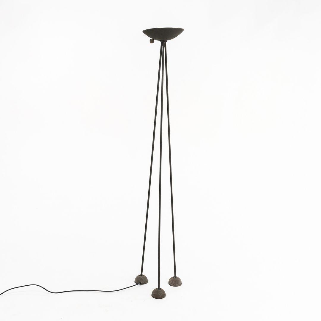 1980er Piotr Sierakowski Memphis Fußsteps Torchiere / Stehlampe für Koch & Lowy (Ende des 20. Jahrhunderts) im Angebot