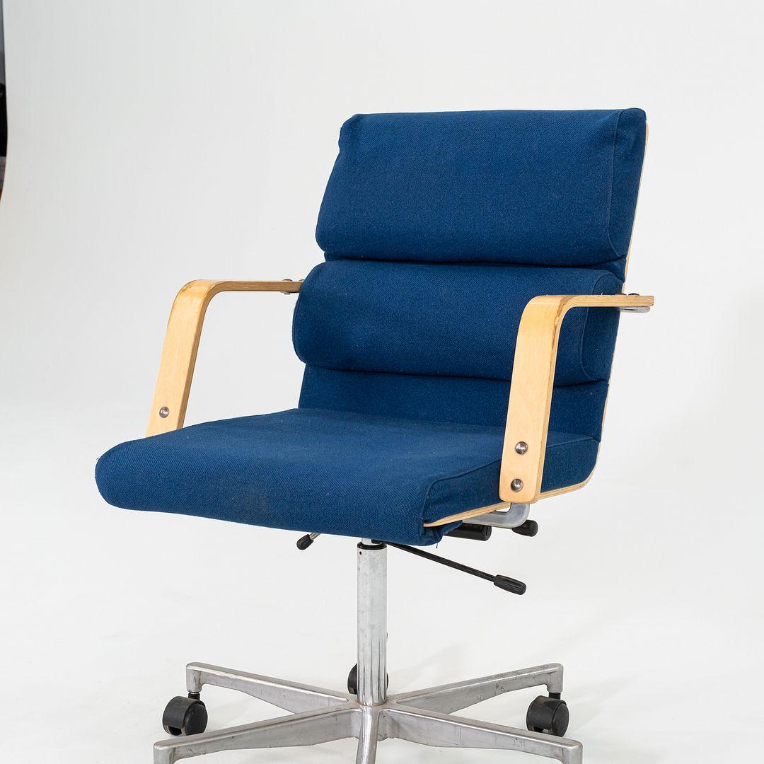 1980s Plaano Chair by Yrjo Kukkapuro for Avarte in Birch with Blue Fabric For Sale 3