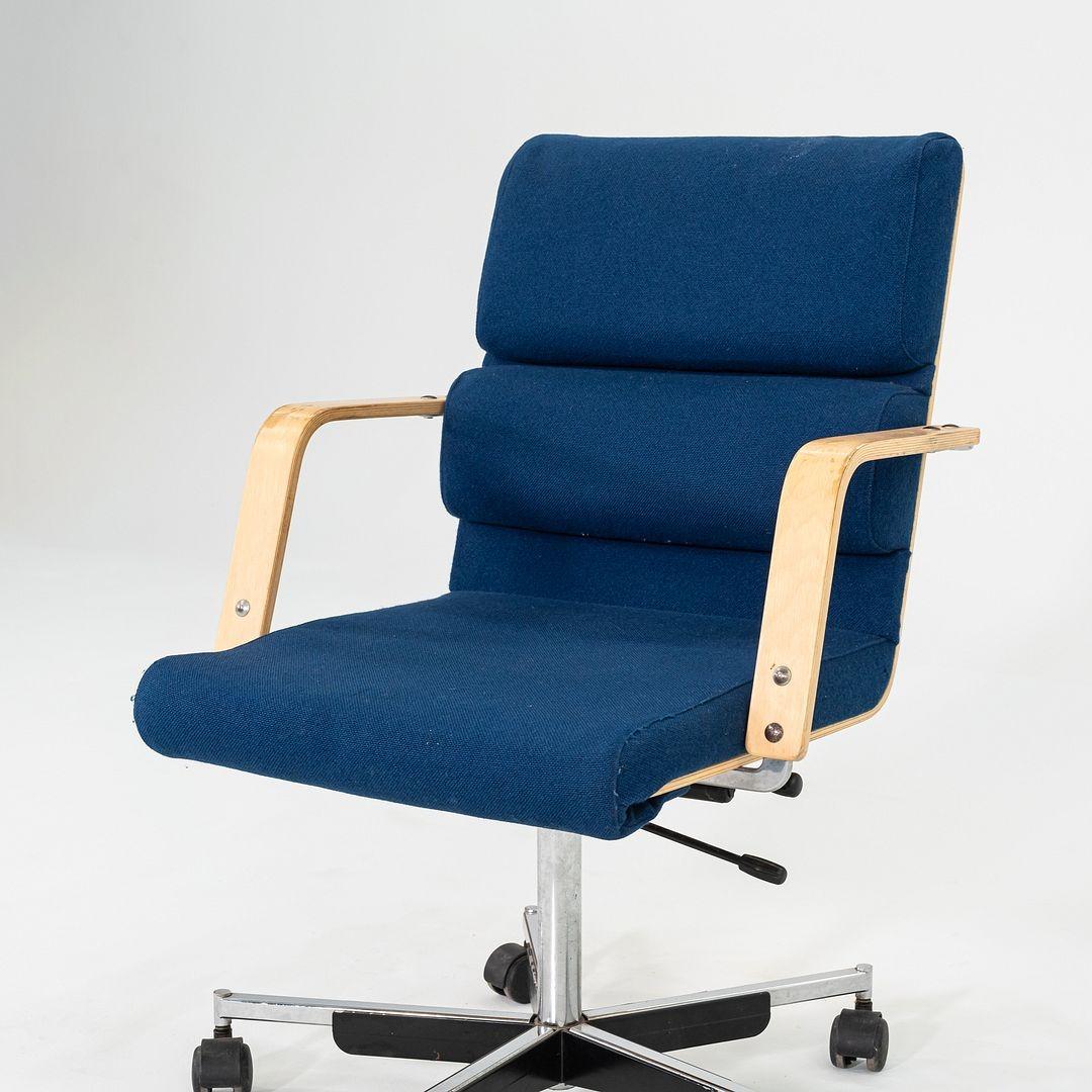 1980s Plaano Chair by Yrjo Kukkapuro for Avarte in Birch with Blue Fabric For Sale 5