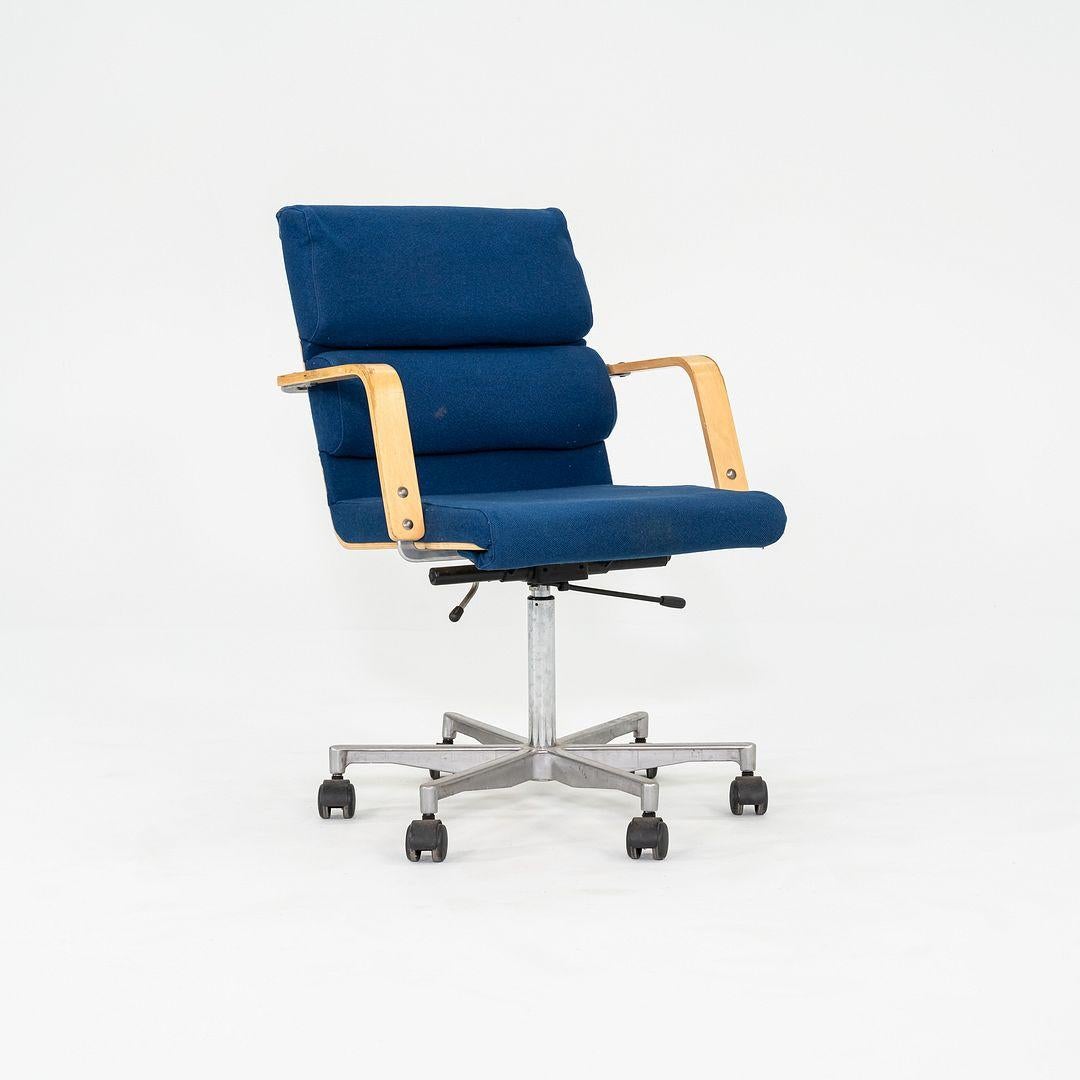 1980s Plaano Chair by Yrjo Kukkapuro for Avarte in Birch with Blue Fabric In Good Condition For Sale In Philadelphia, PA