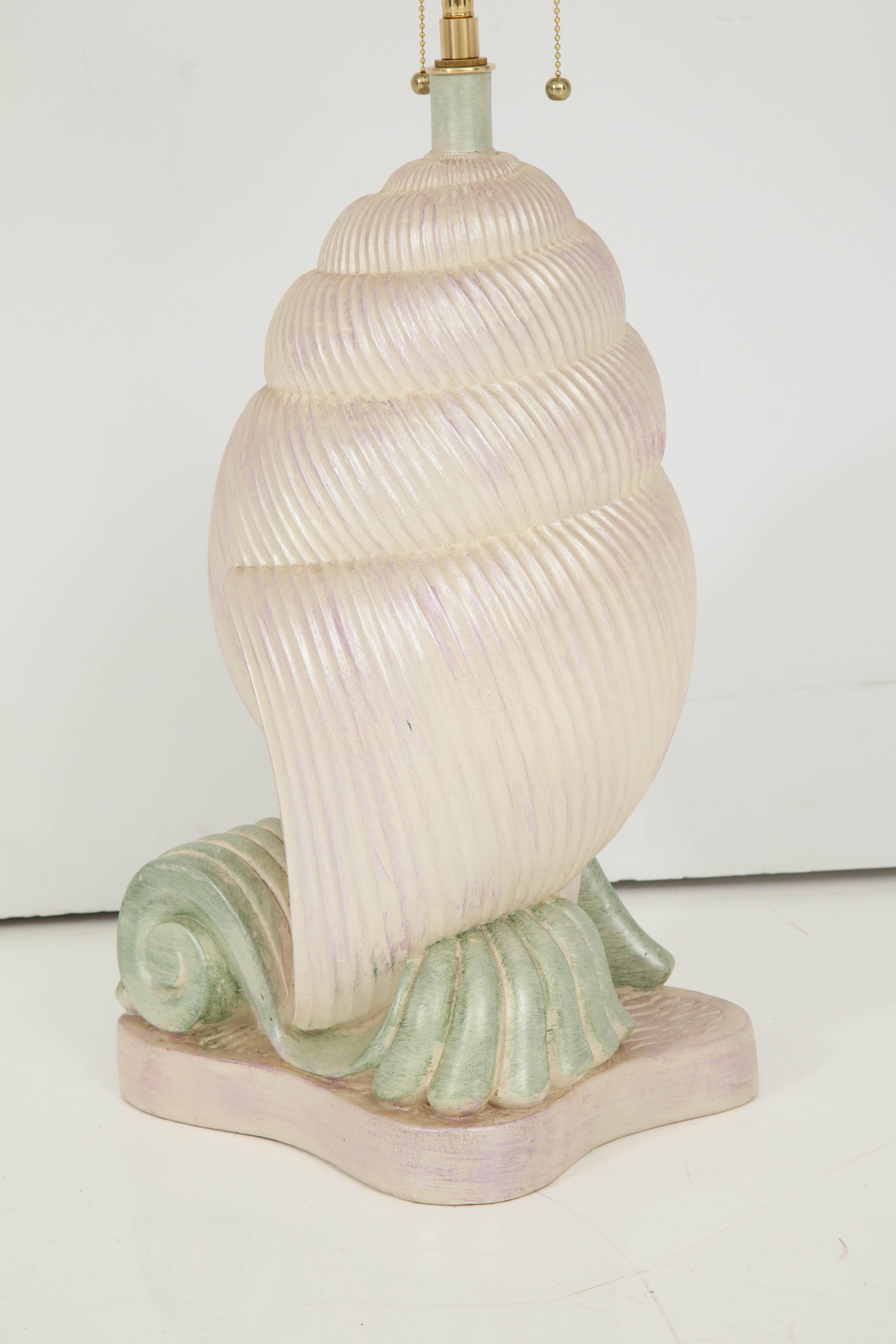 1980s Plaster Conch Shell Lamp In Excellent Condition In New York, NY