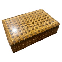 Caja rectangular de plexiglás y paja de Viena de los años 80 a la manera de Dior Home