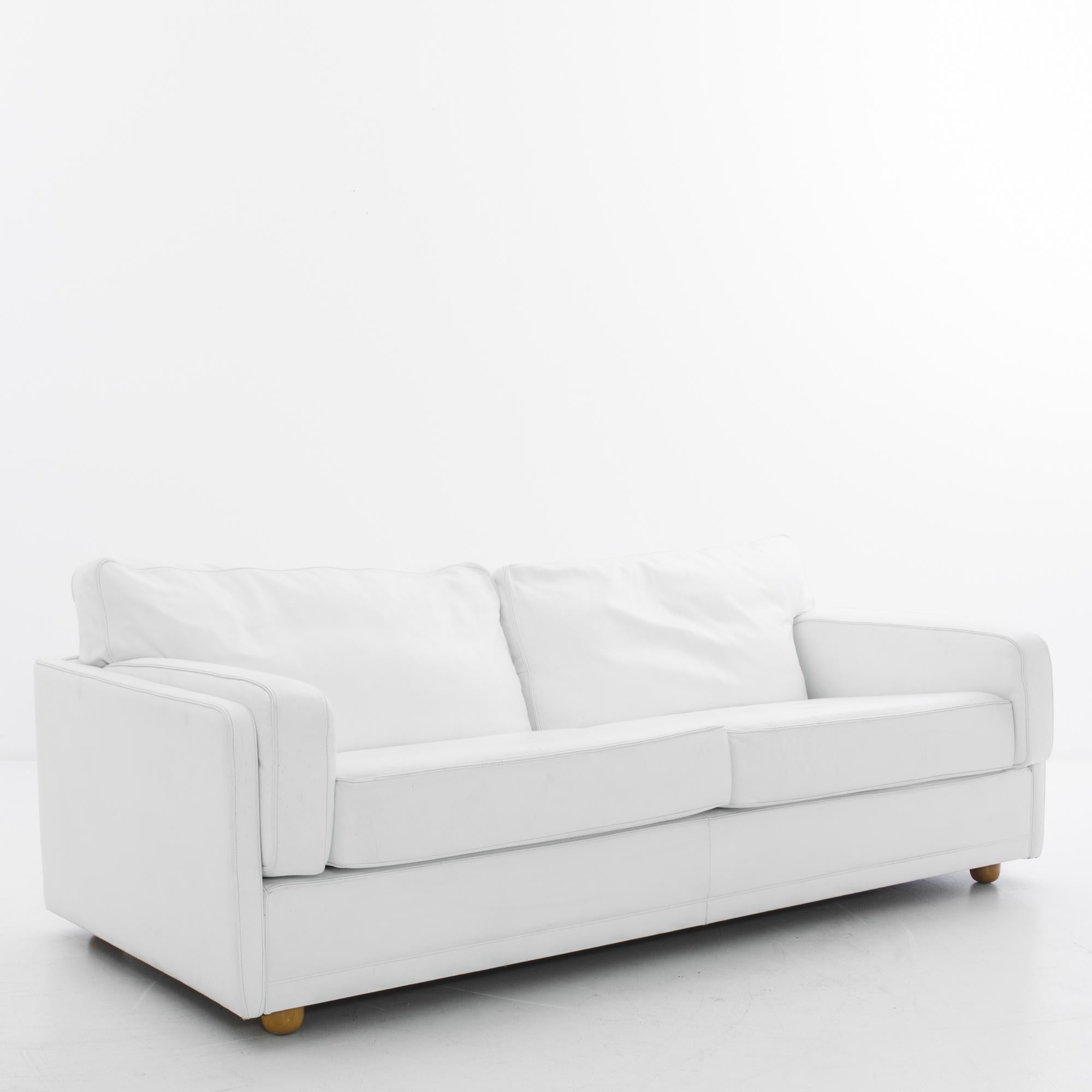 Mid-Century Modern 1980s Poltrona Frau White Leather Sofa  For Sale