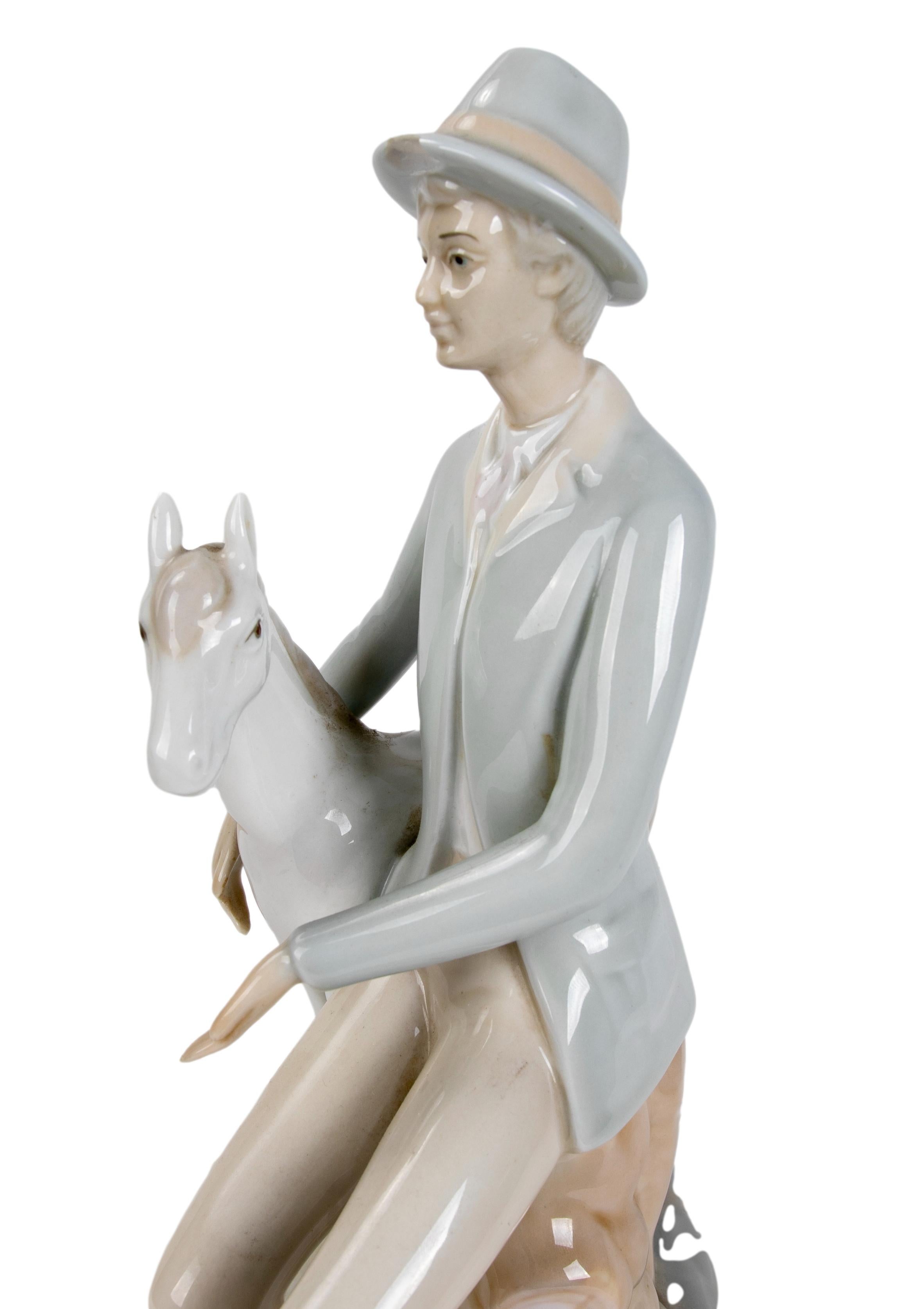 1980s Porcelain Figure by LLadro For Sale 1