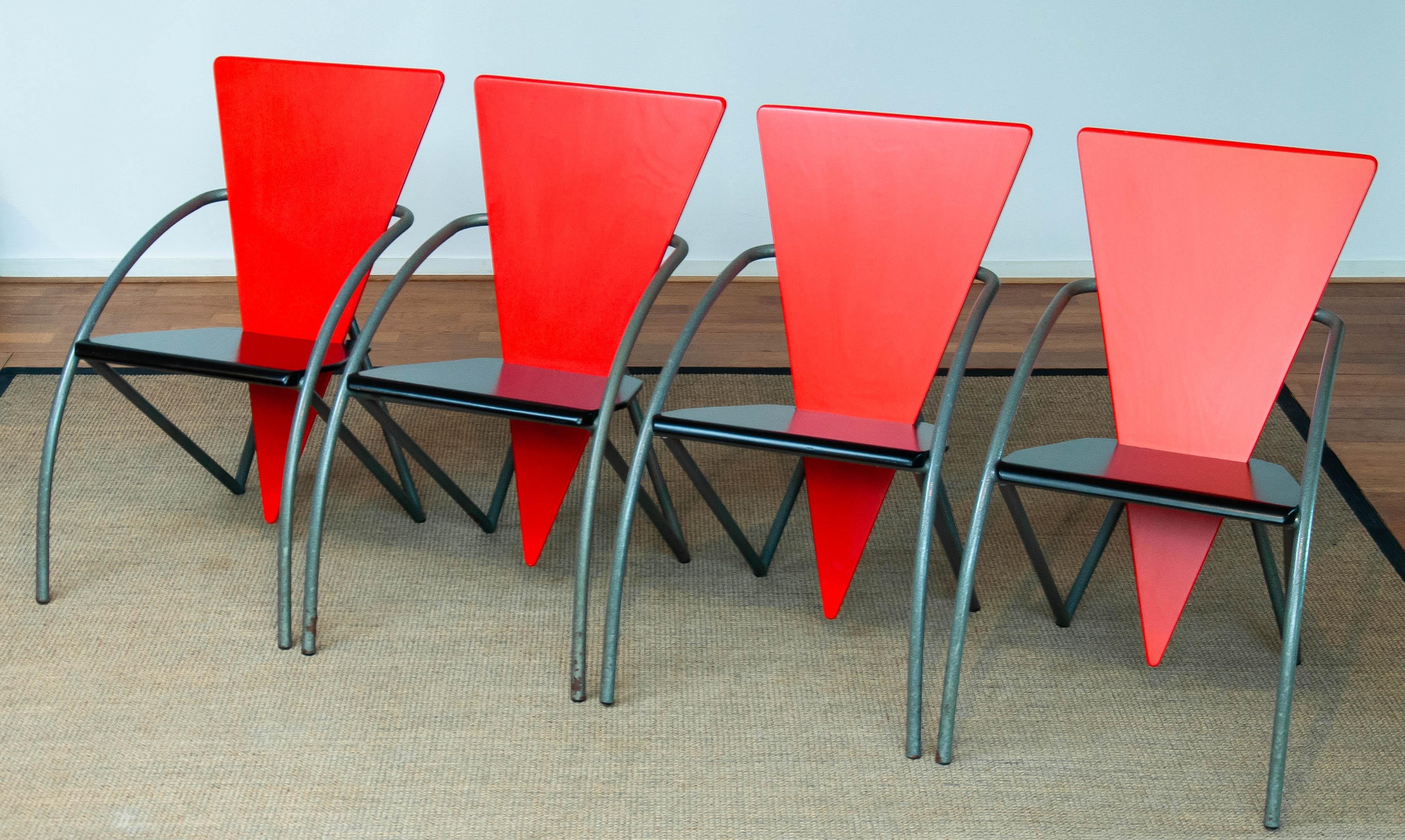 Chaises de salle à manger/de bureau postmodernes rouges et noires de Klaus Wettergren des années 1980 en vente 5