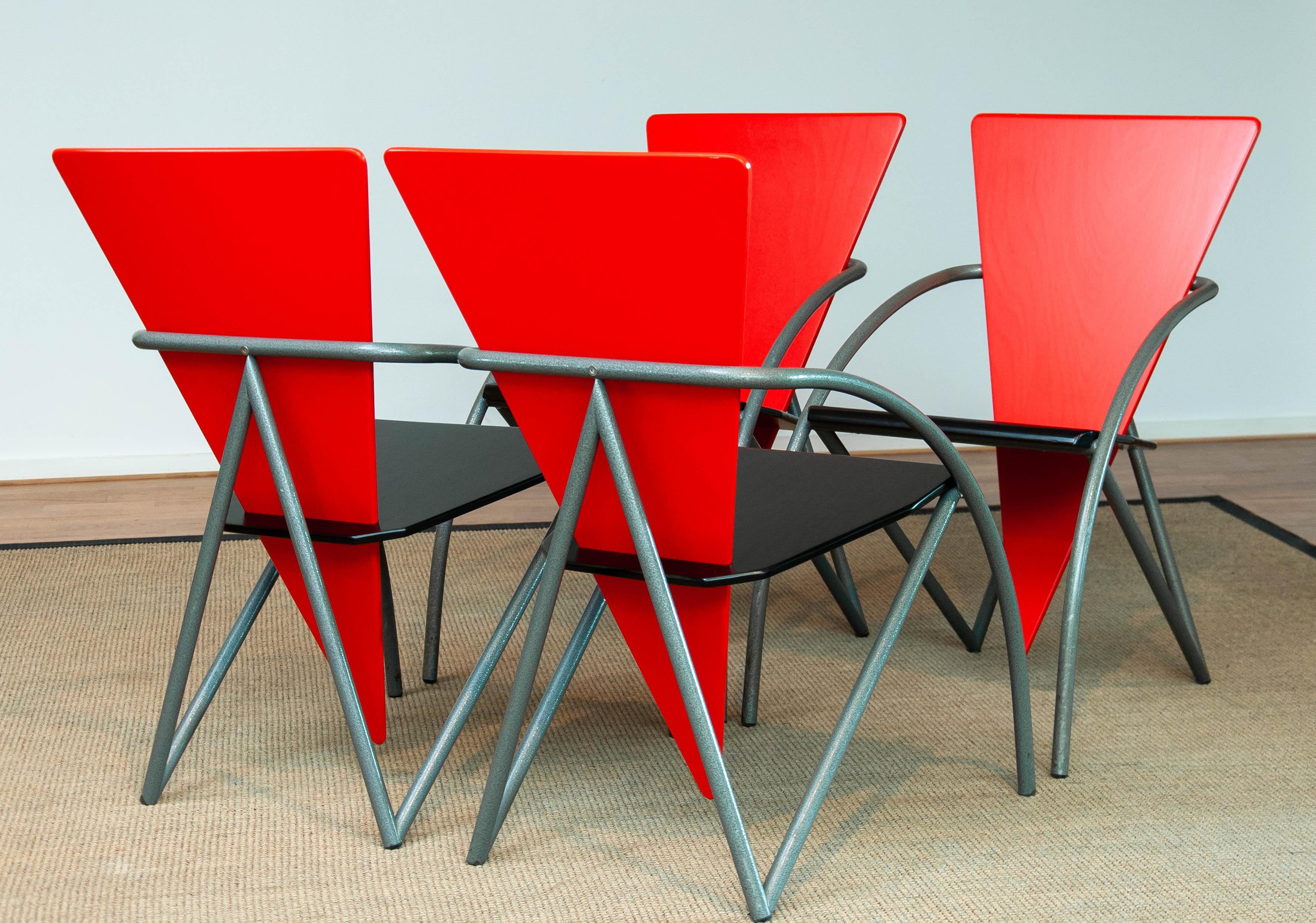 Chaises de salle à manger/de bureau postmodernes rouges et noires de Klaus Wettergren des années 1980 en vente 1
