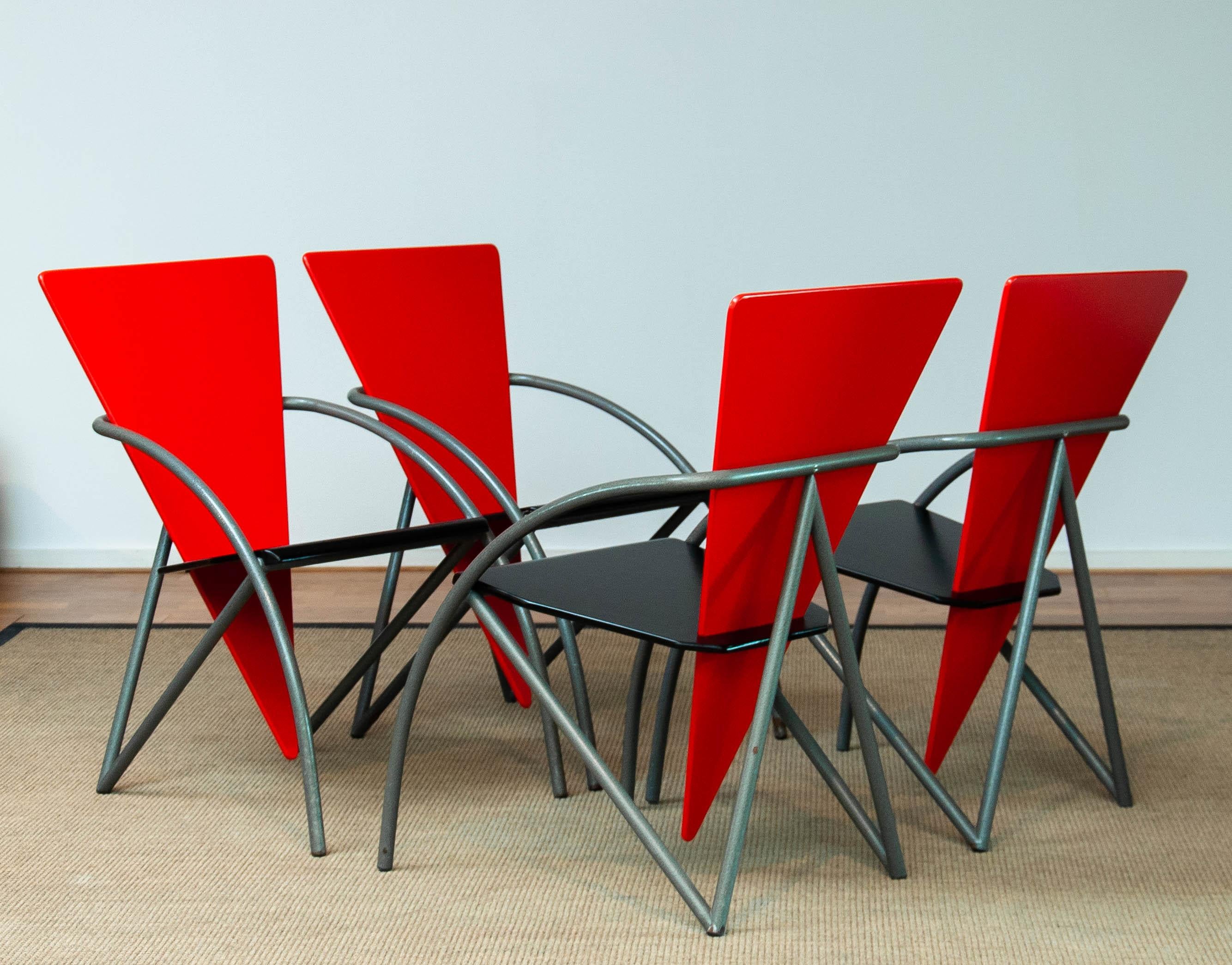 Chaises de salle à manger/de bureau postmodernes rouges et noires de Klaus Wettergren des années 1980 en vente 2