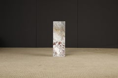 Piedistallo a colonna in marmo esotico postmoderno degli anni '80