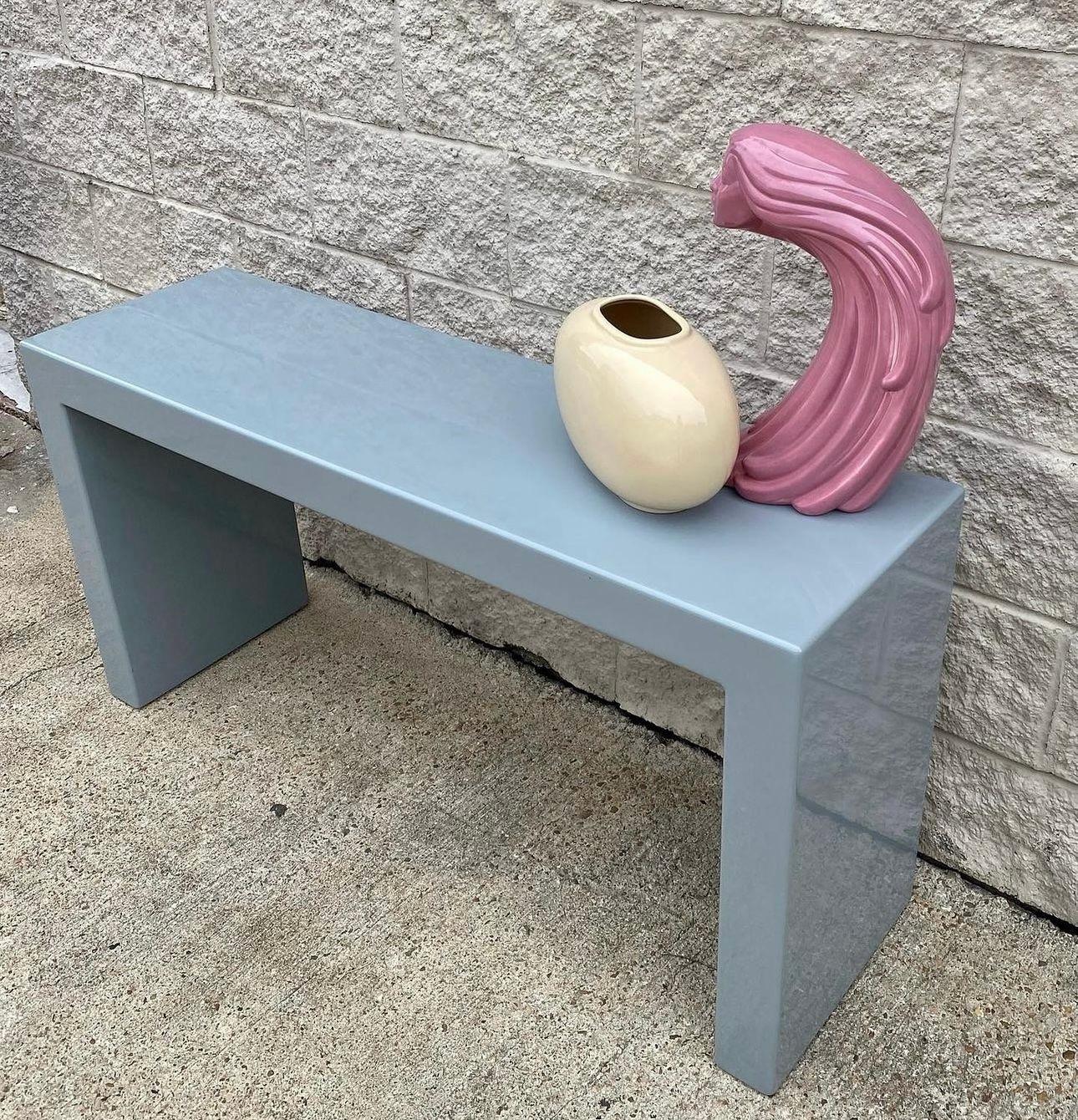Beautiful sofa table in great overall condition
As seen. Some very mild scratches as expected with age as seen. Well made and also heavy. 
See pictures for details. 
Message with questions. 