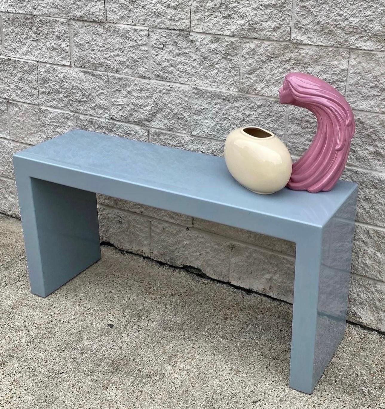 1980s Post Modern Grey Fiberglass Sofa Low Console Table In Good Condition For Sale In Stafford, TX