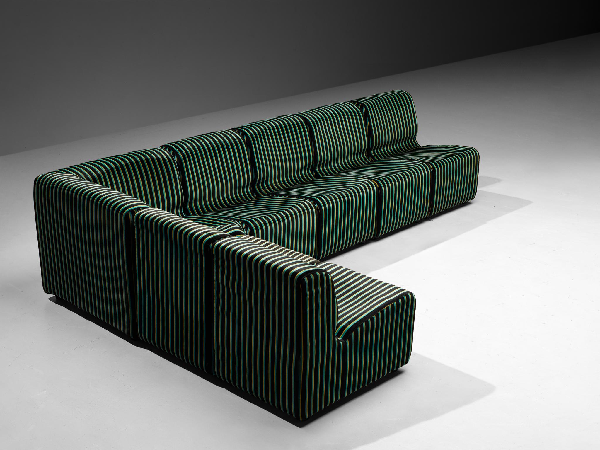 Sofá seccional italiano postmoderno de los años 80 Terciopelo a rayas verde amarillo negro en venta 3
