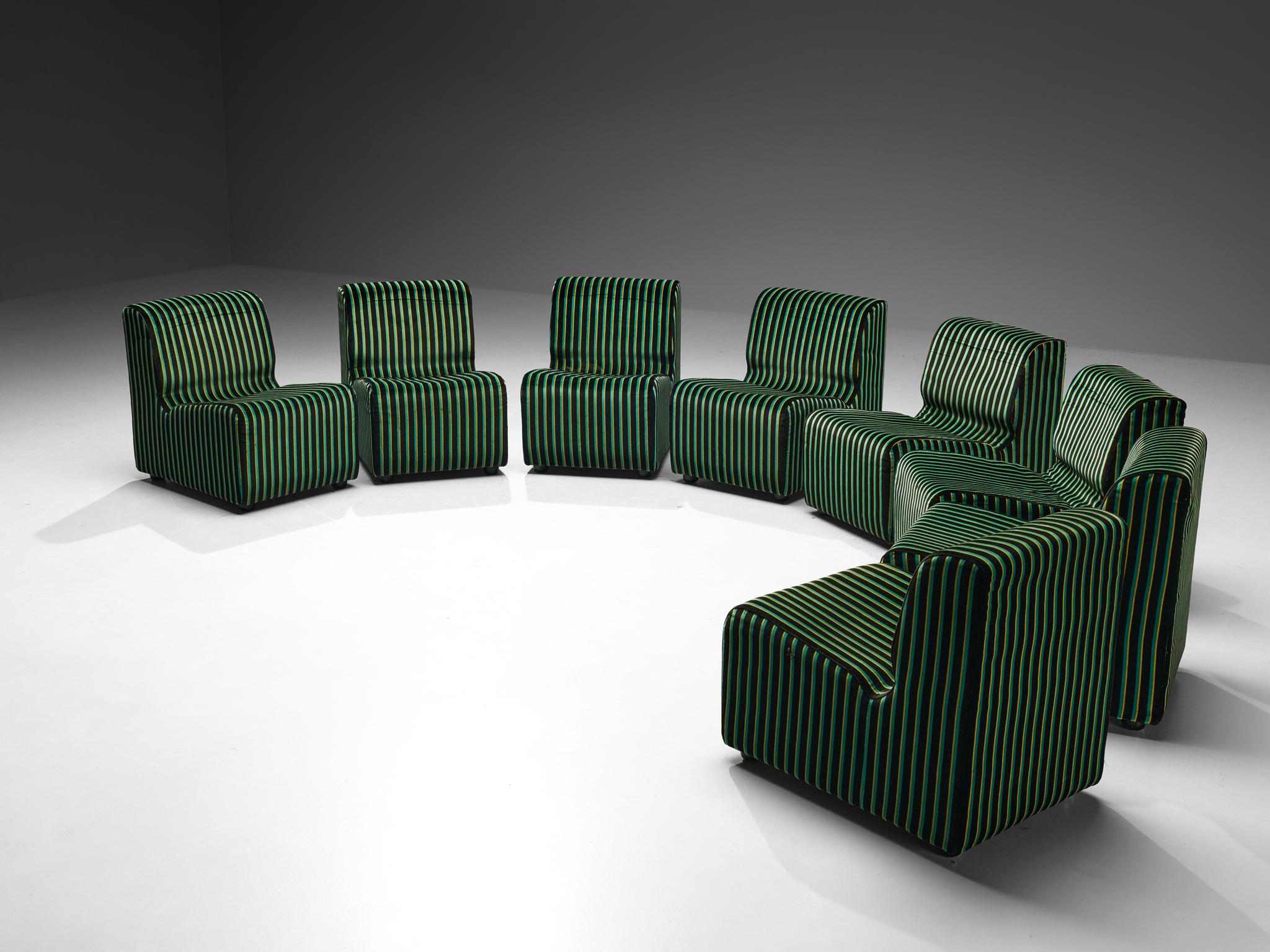 SC-International Poltrone & Arredi, modular sofa (eight elements), velvet fabric, wood, Italy, 1980s

This sectional sofa takes your breath away easily due to its voluptuous appearance and substantial size. With its comfortable elements, this sofa