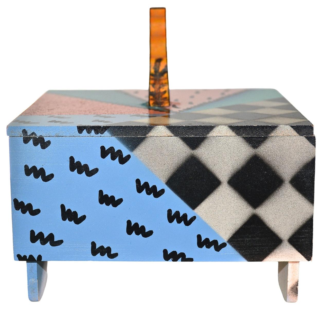 1980s Post Modern Memphis Style Lacquered Handmade Box by Hollis Fingold, Signed For Sale 3
