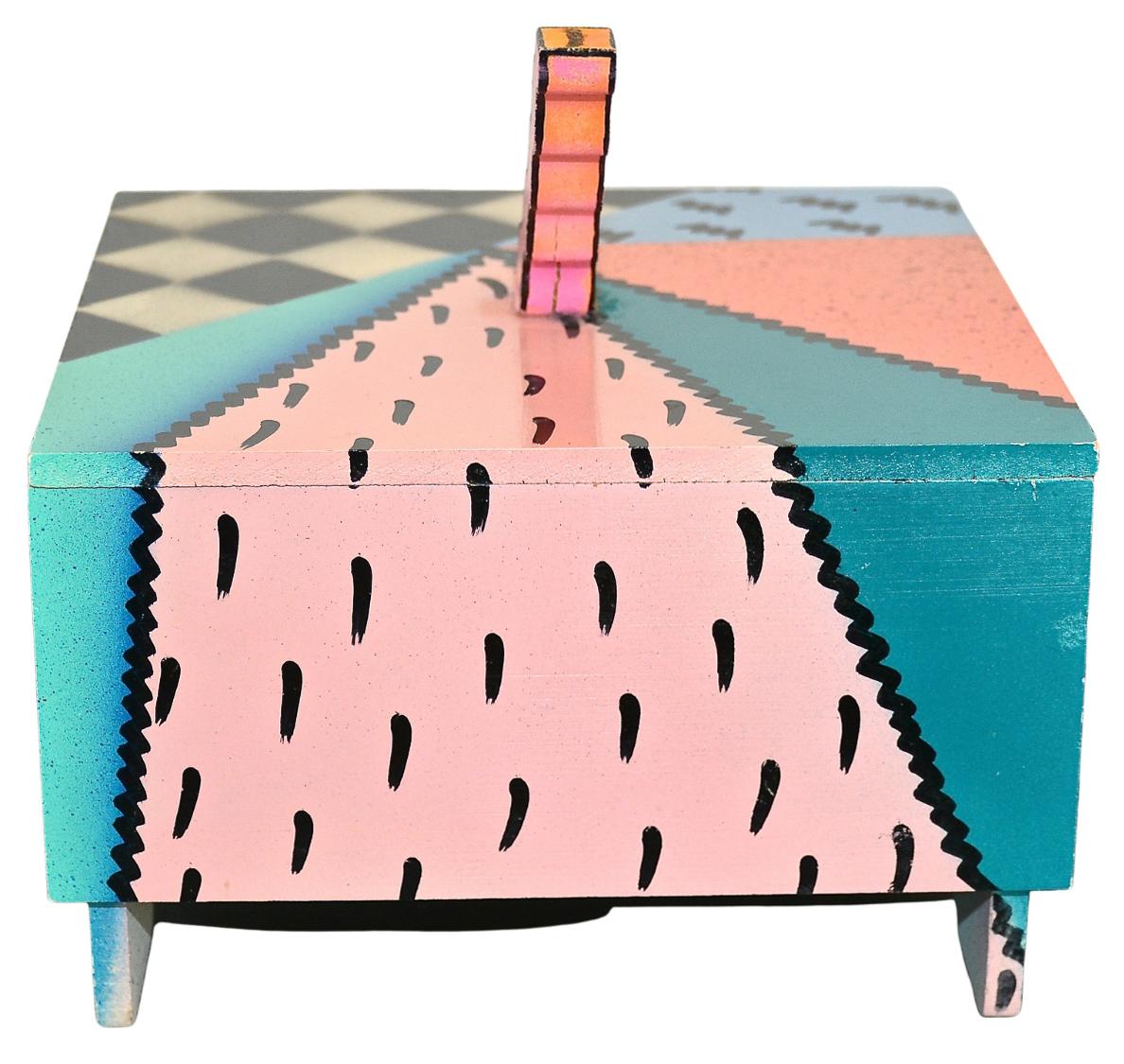 Late 20th Century 1980s Post Modern Memphis Style Lacquered Handmade Box by Hollis Fingold, Signed For Sale