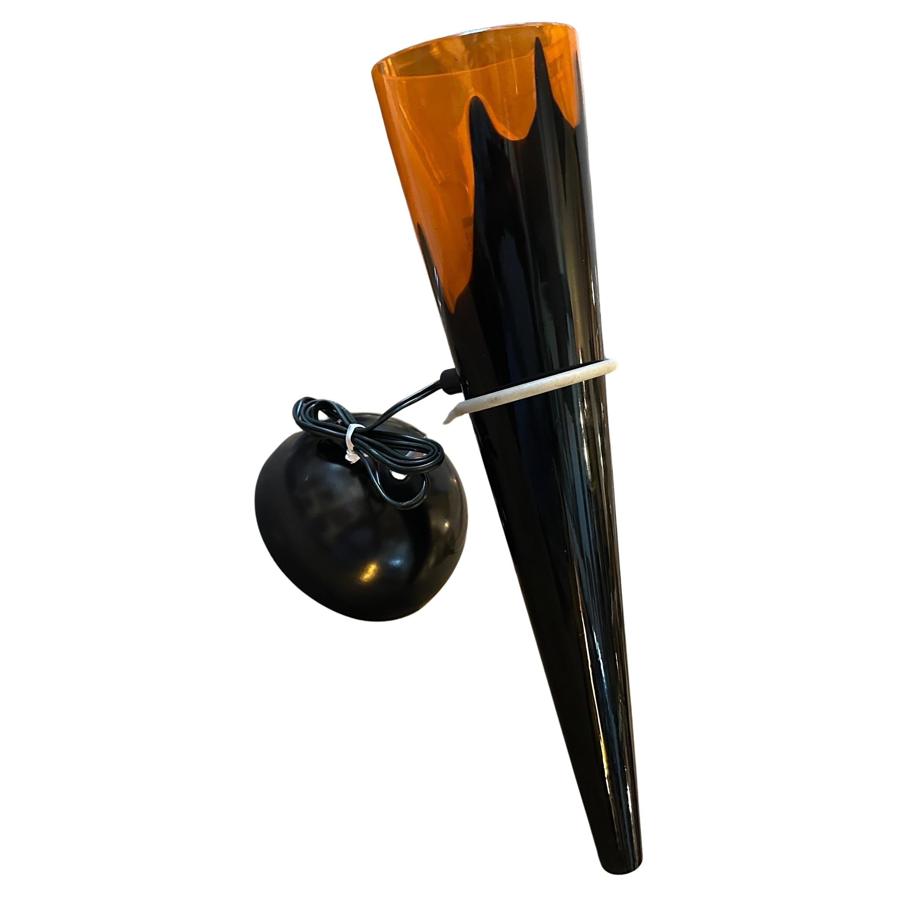 1980 Post Moderna Applique in vetro di Murano e metallo arancione e nero di I Tre in vendita