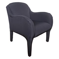 Fauteuil de salon arrondi sculptural et rembourré noir post-moderne des années 1980