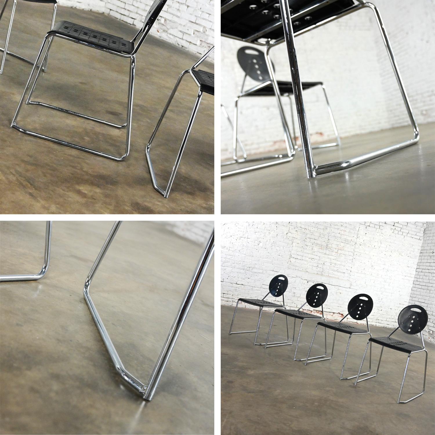 1980s The Moderns Modern Segis Italia Black Plastic & Chrome Charlie Side Chairs Set 4  en vente 8