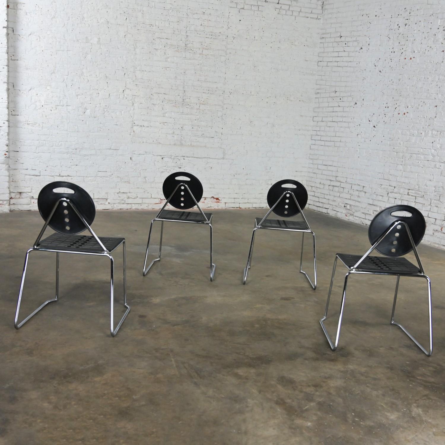 1980s The Moderns Modern Segis Italia Black Plastic & Chrome Charlie Side Chairs Set 4  en vente 12