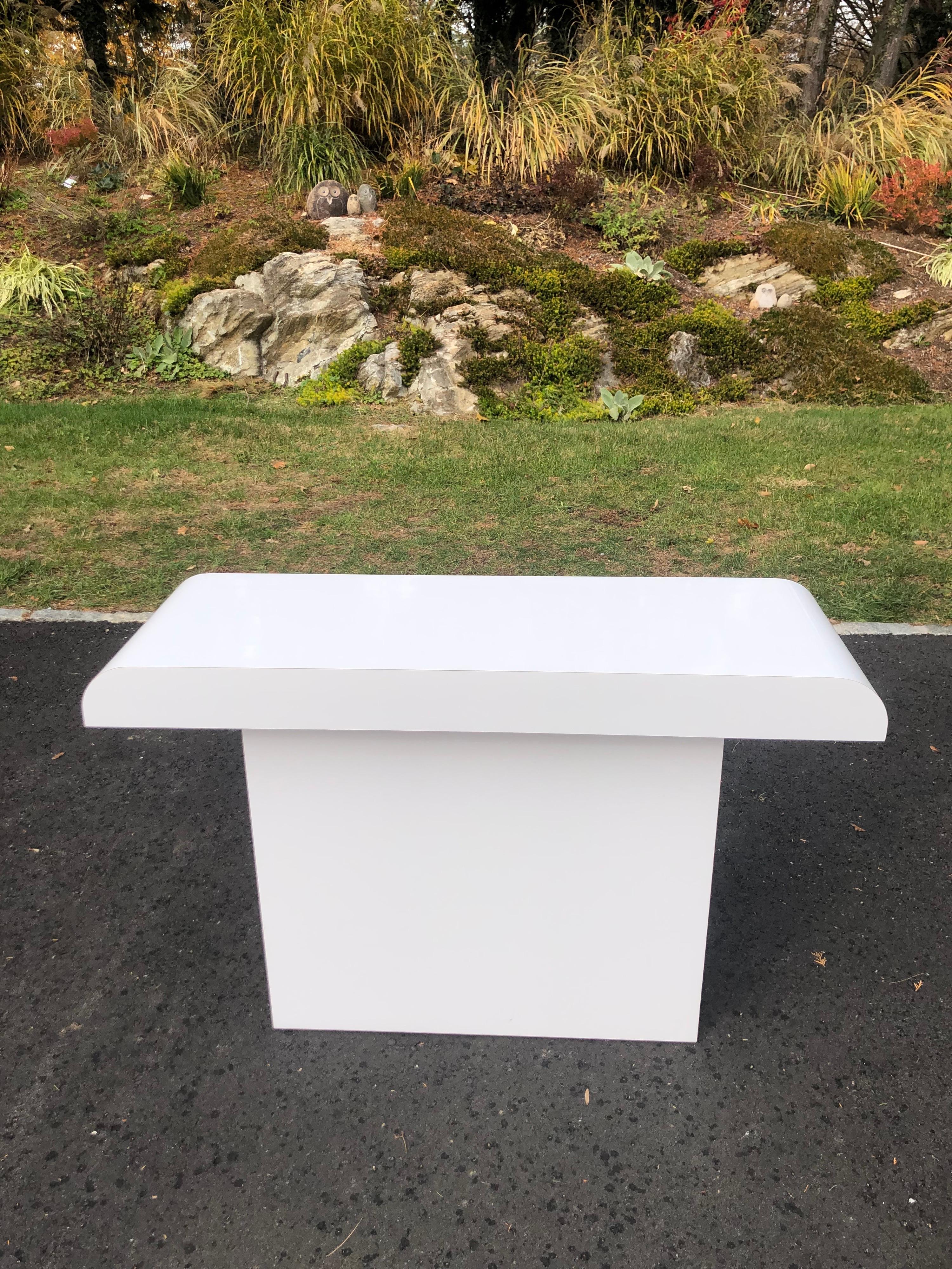 North American 1980's Post Modern White Console Table For Sale