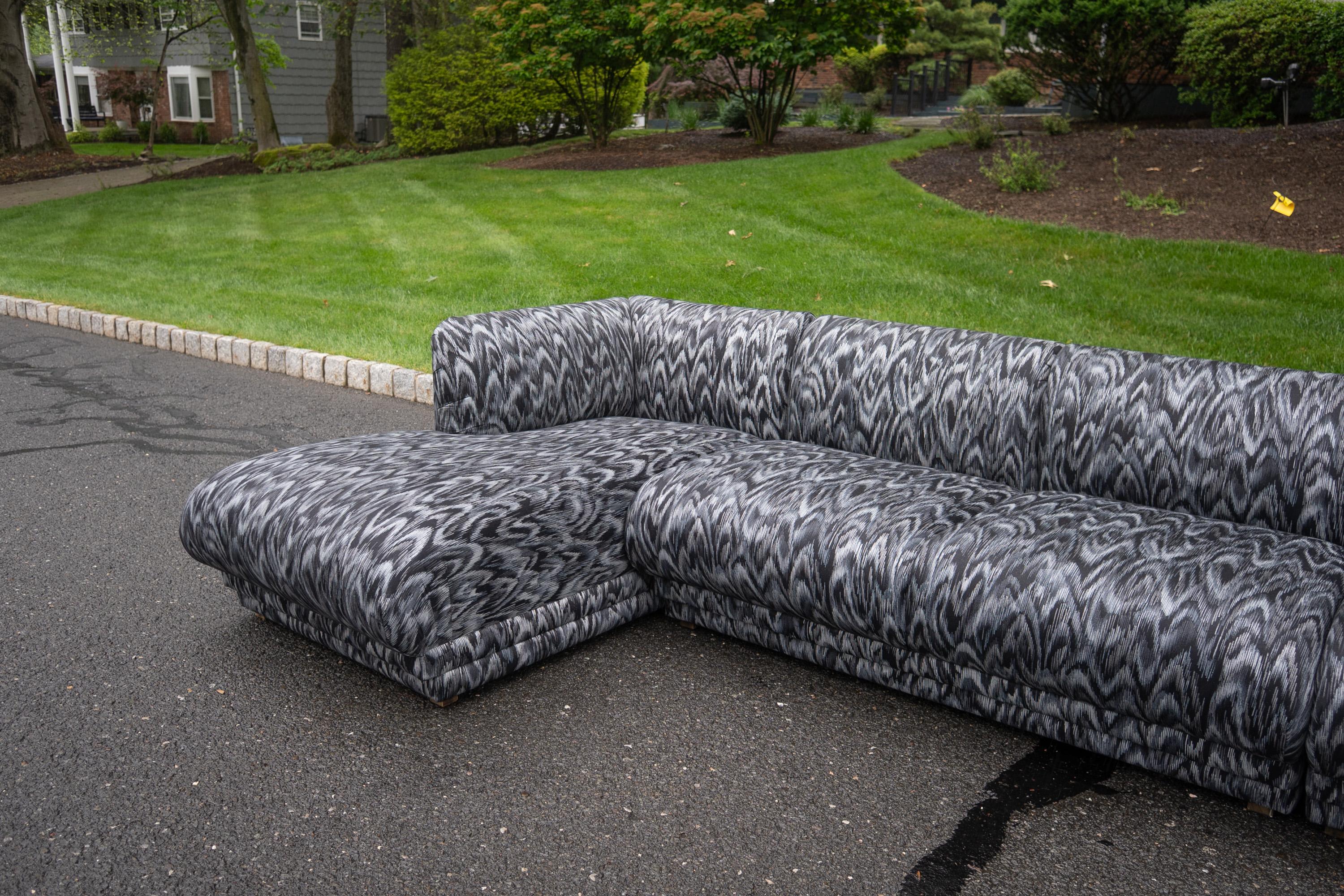 Canapé sectionnel 5 pièces postmoderne des années 1980 par Flair, Bernhardt avec chaise et angle en vente 1