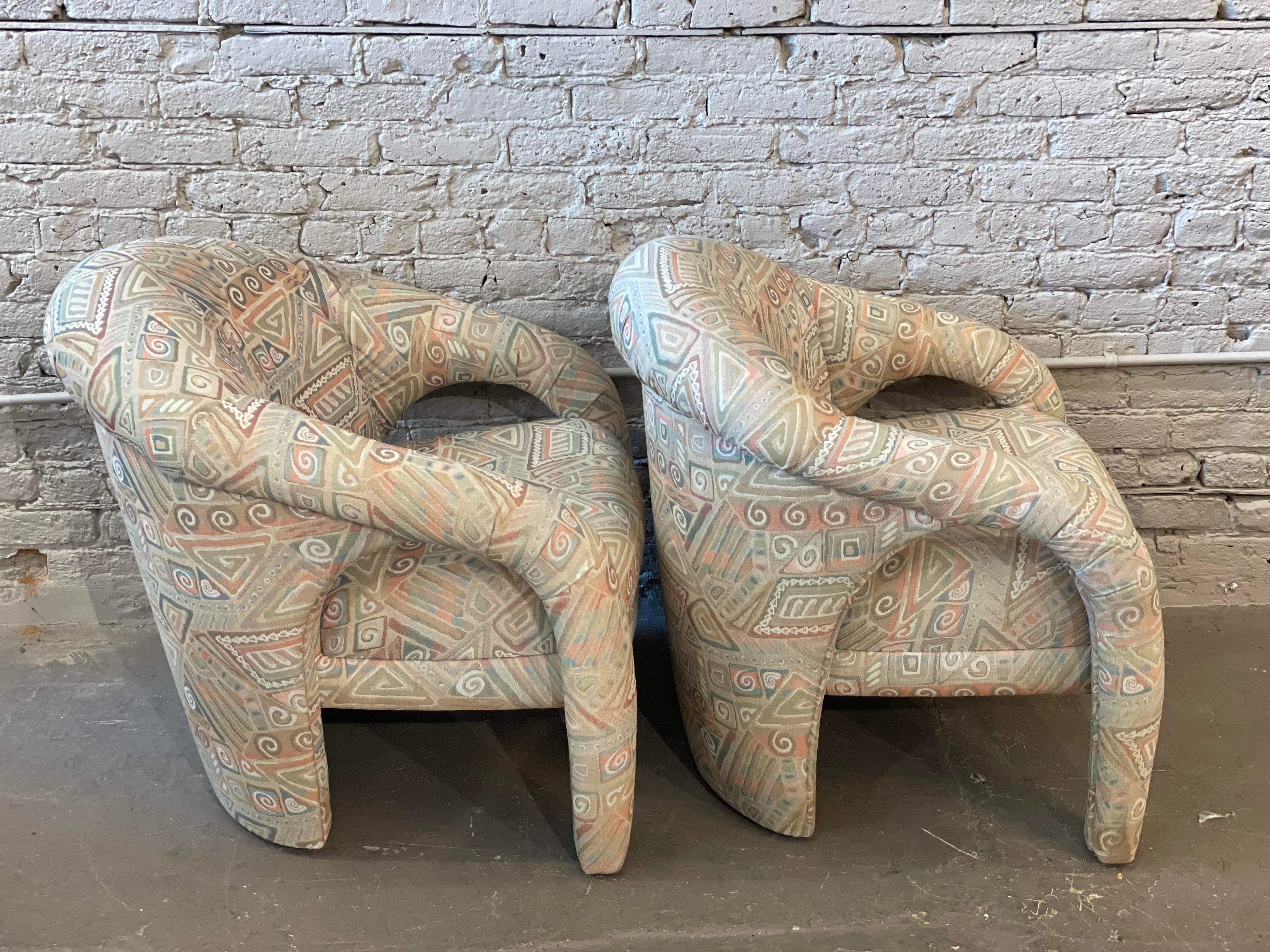 Paire de fauteuils d'arc postmodernes des années 1980 dans le style de Kagan en vente 1