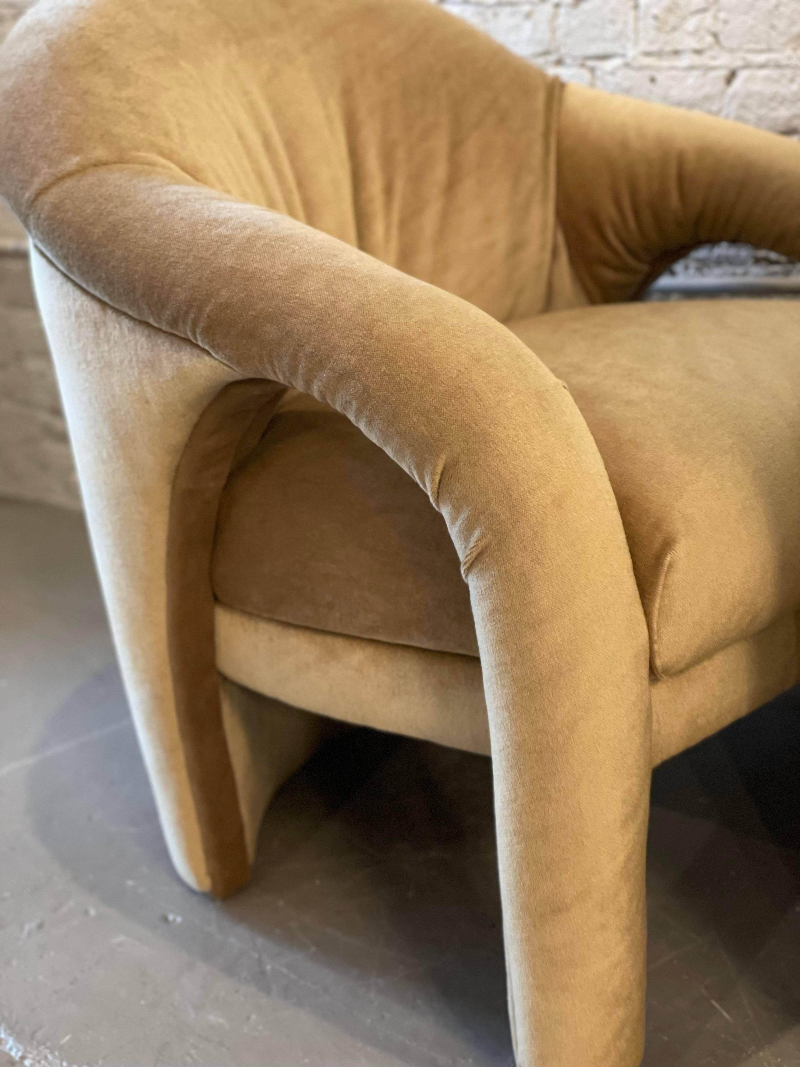 1980s Postmodern Arc Sculptural Chairs in Camel Mohair, a Pair In Good Condition For Sale In Chicago, IL