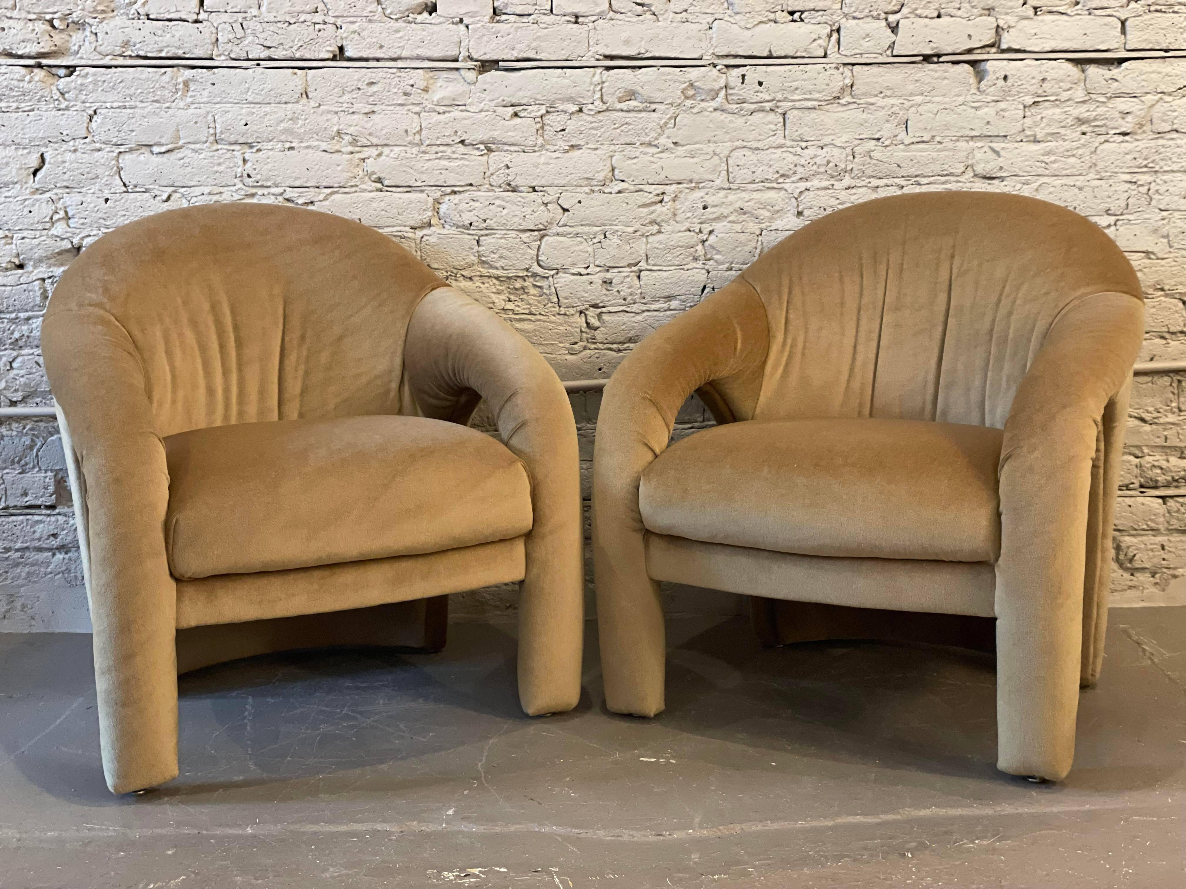 1980s Postmodern Arc Sculptural Chairs in Camel Mohair, a Pair For Sale 1