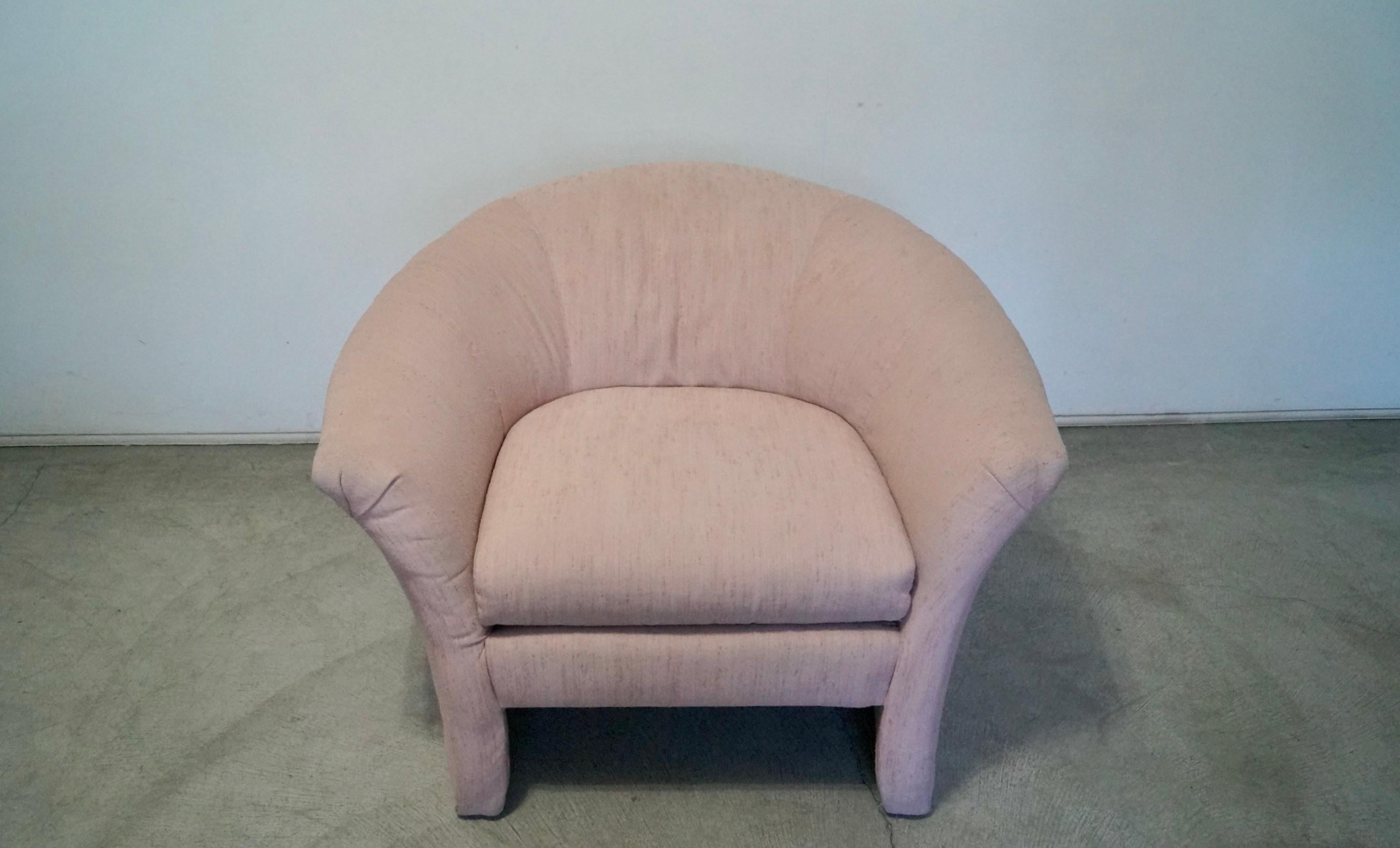 1980er Postmoderner Art Deco Barrel Club Lounge Chair (amerikanisch) im Angebot
