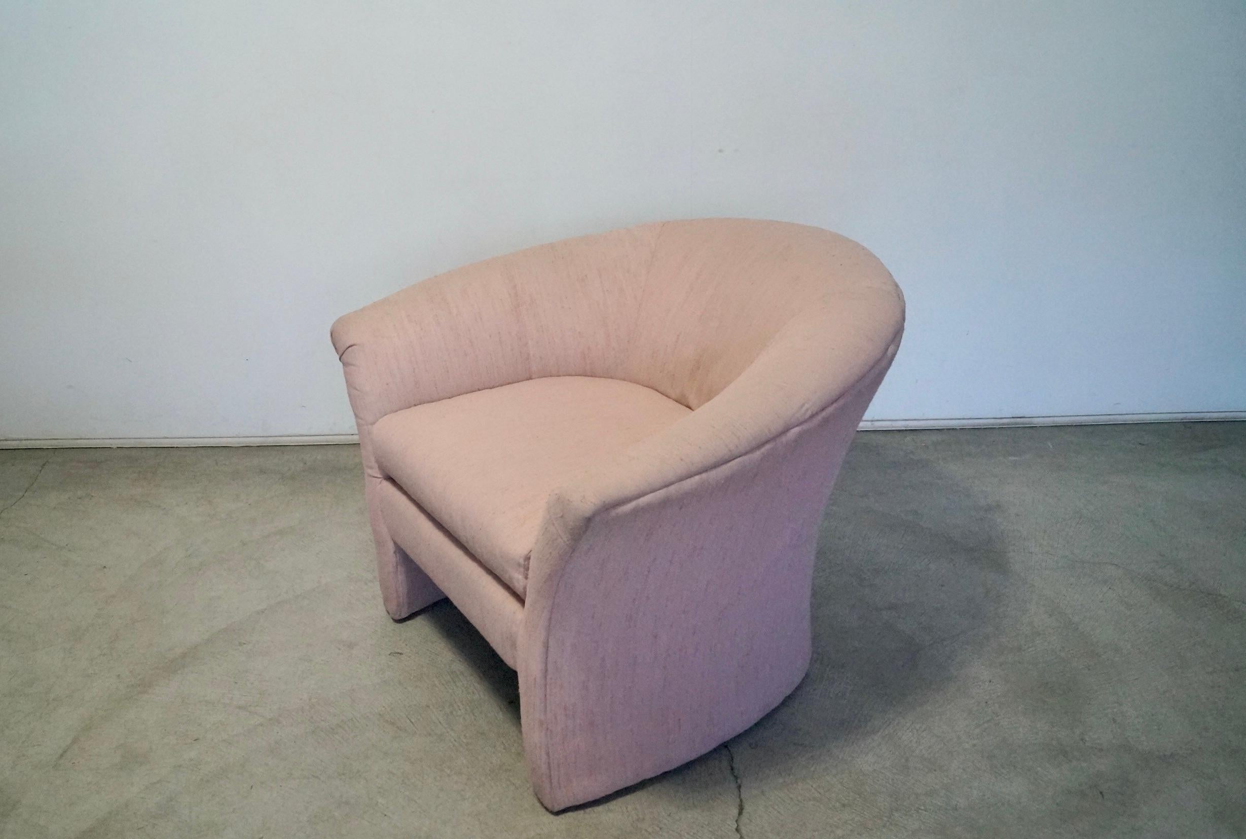 1980er Postmoderner Art Deco Barrel Club Lounge Chair im Angebot 2