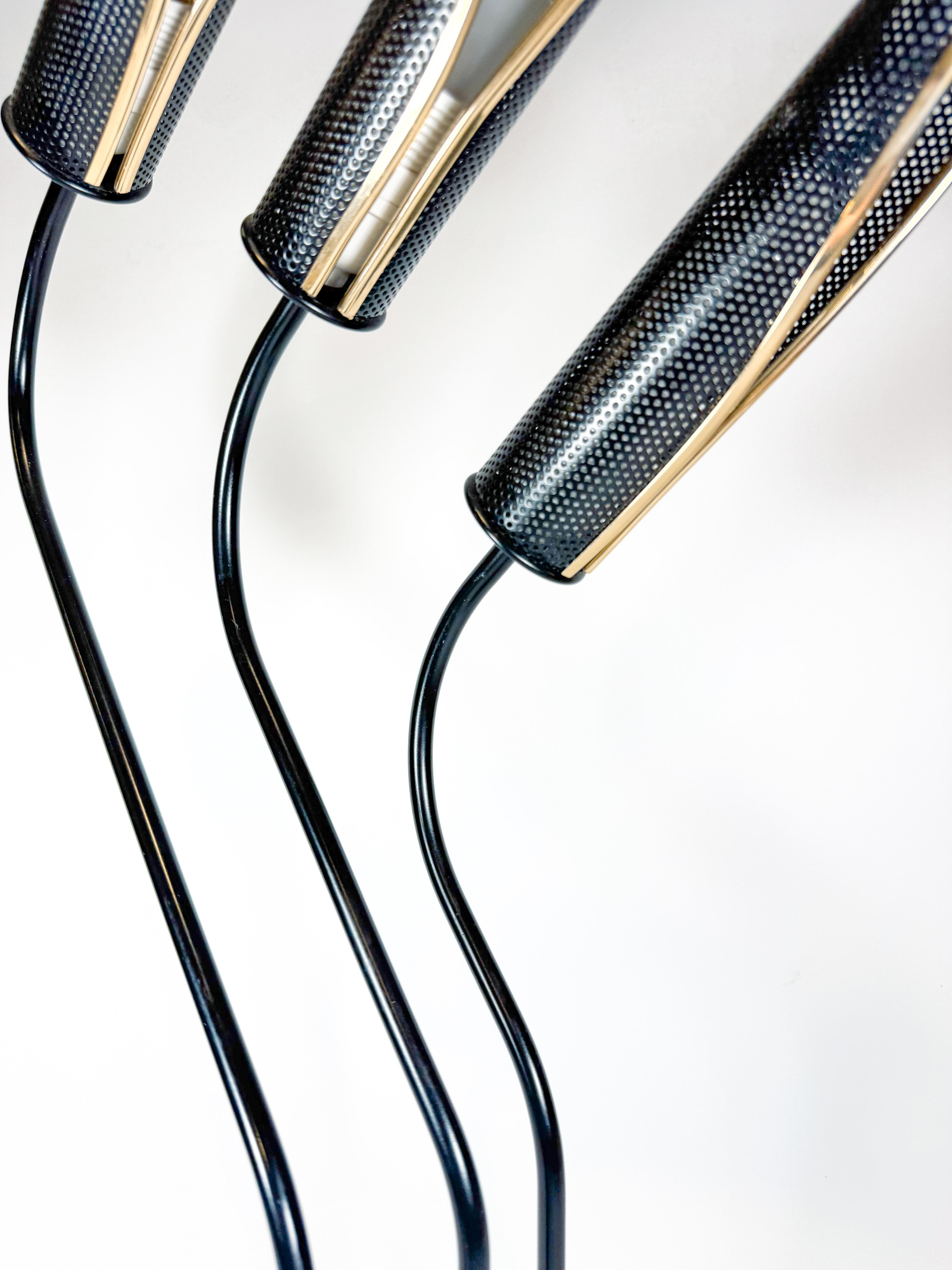 Lámpara de mesa escultórica postmoderna de los años 80 en negro y dorado con 3 luces Canadiense en venta