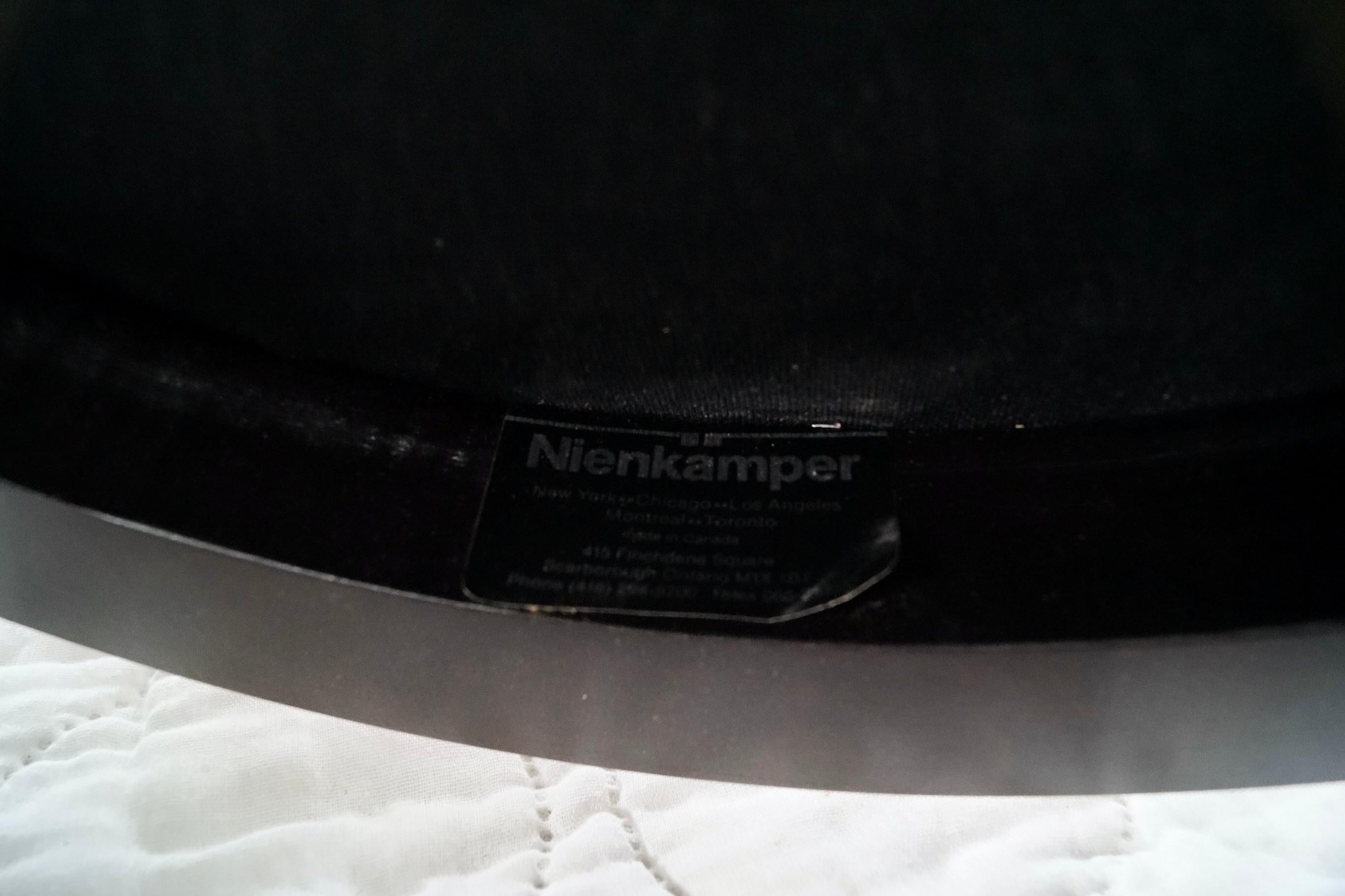 Poltrone da pranzo postmoderne degli anni '80 laccate di nero di Nienkamper - Set di 4 in vendita 12