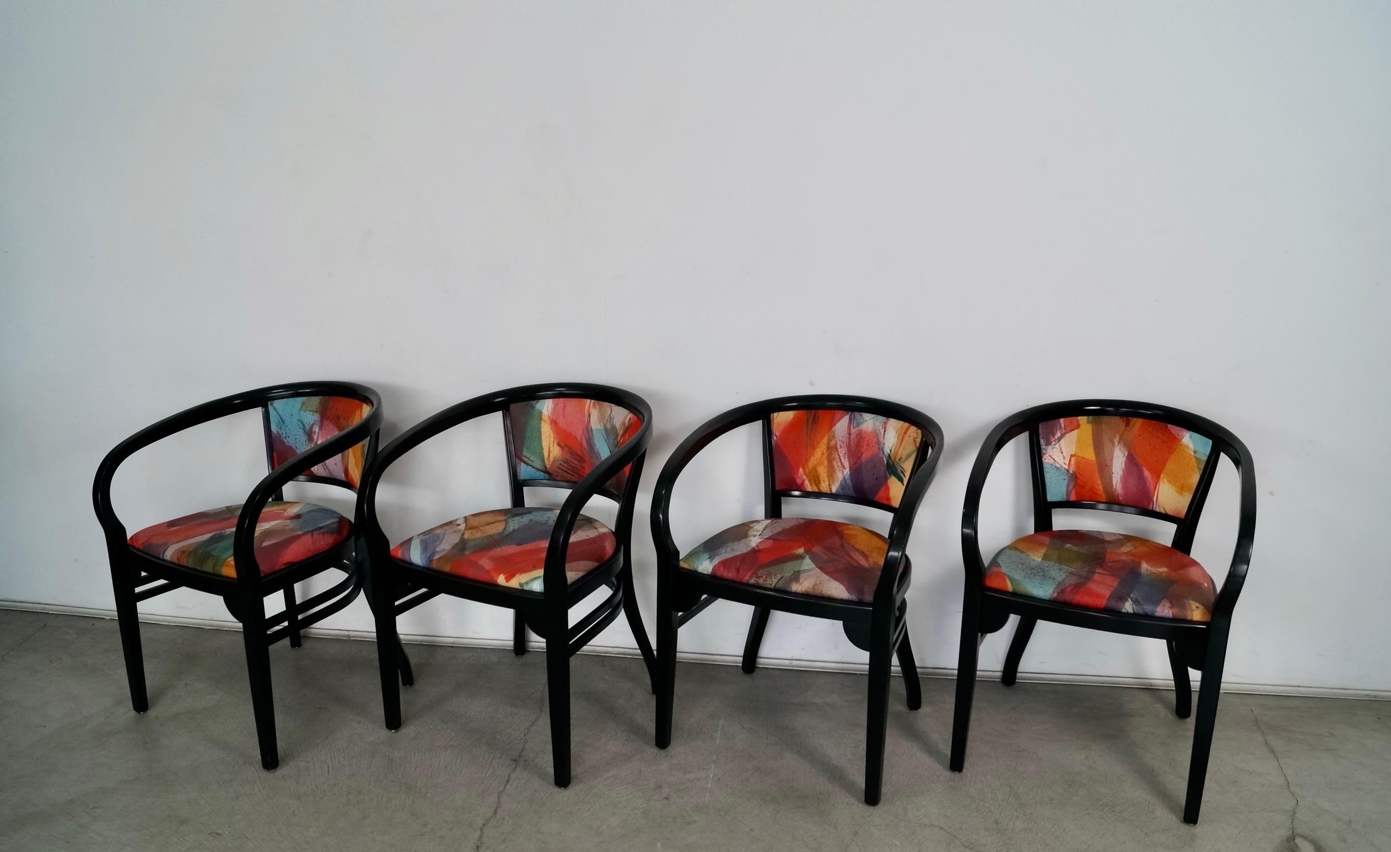 Poltrone da pranzo postmoderne degli anni '80 laccate di nero di Nienkamper - Set di 4 In condizioni buone in vendita a Burbank, CA